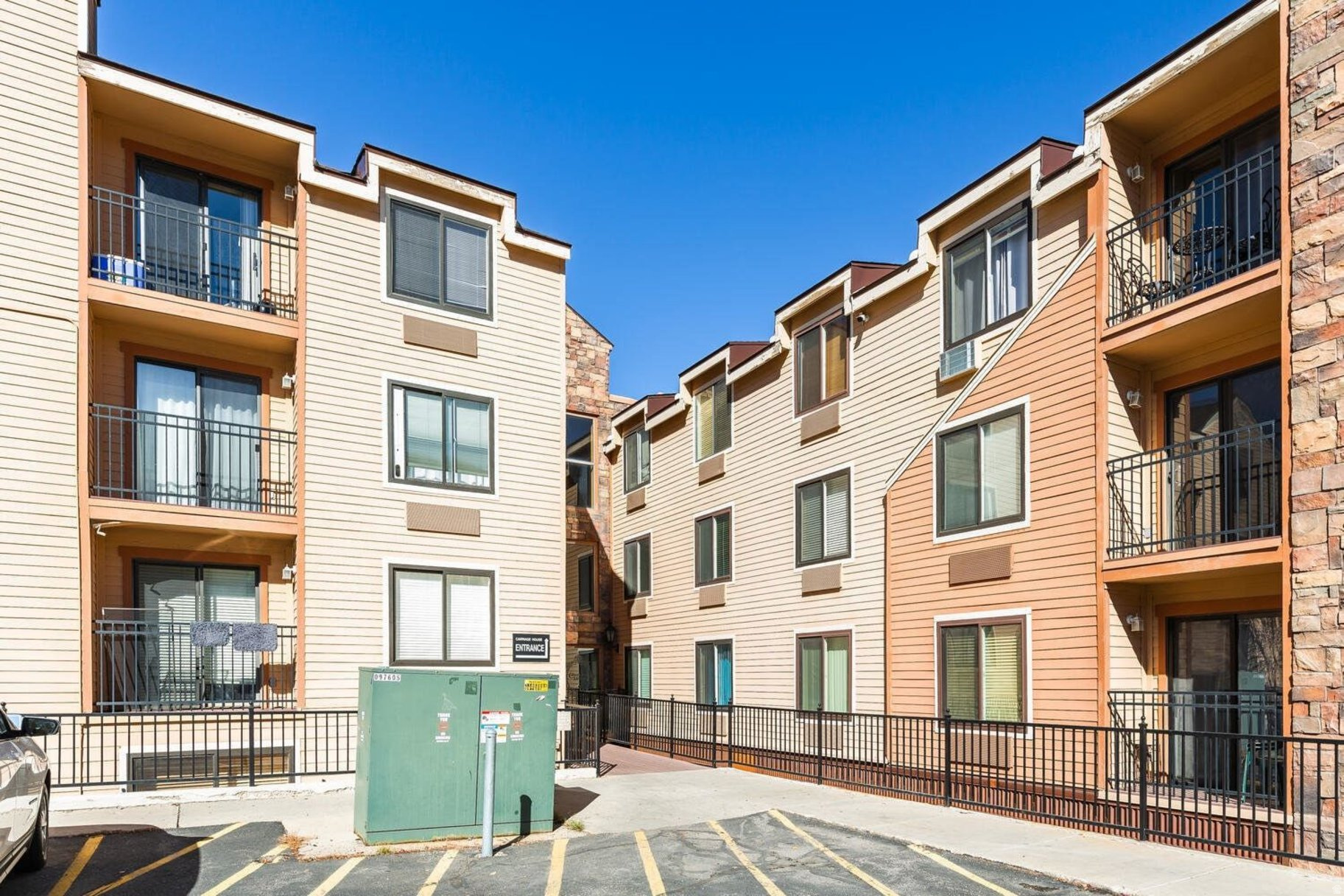 CARRIAGE HOUSE CONDOMINIUMS - Residential