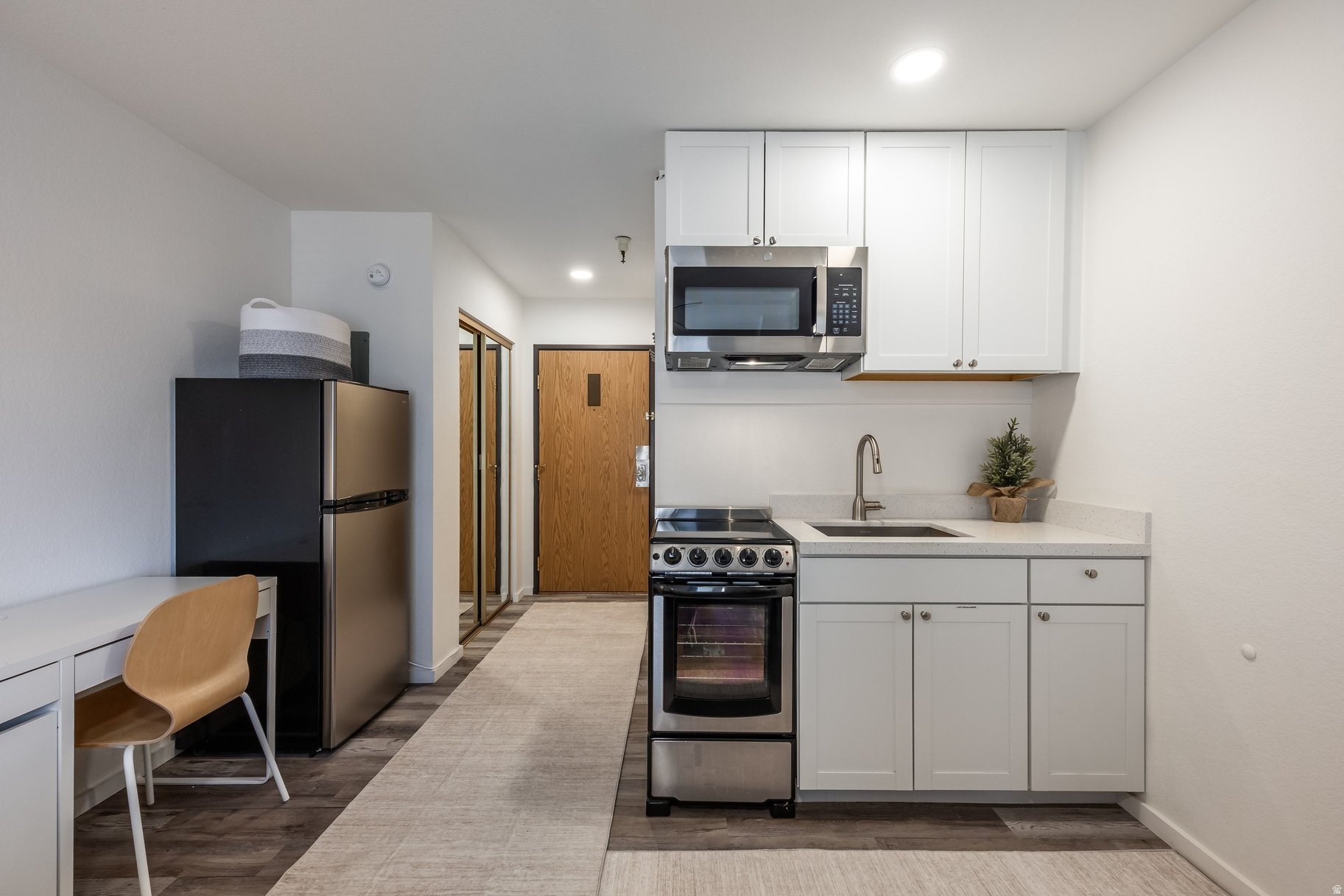 CARRIAGE HOUSE CONDOMINIUMS - Residential