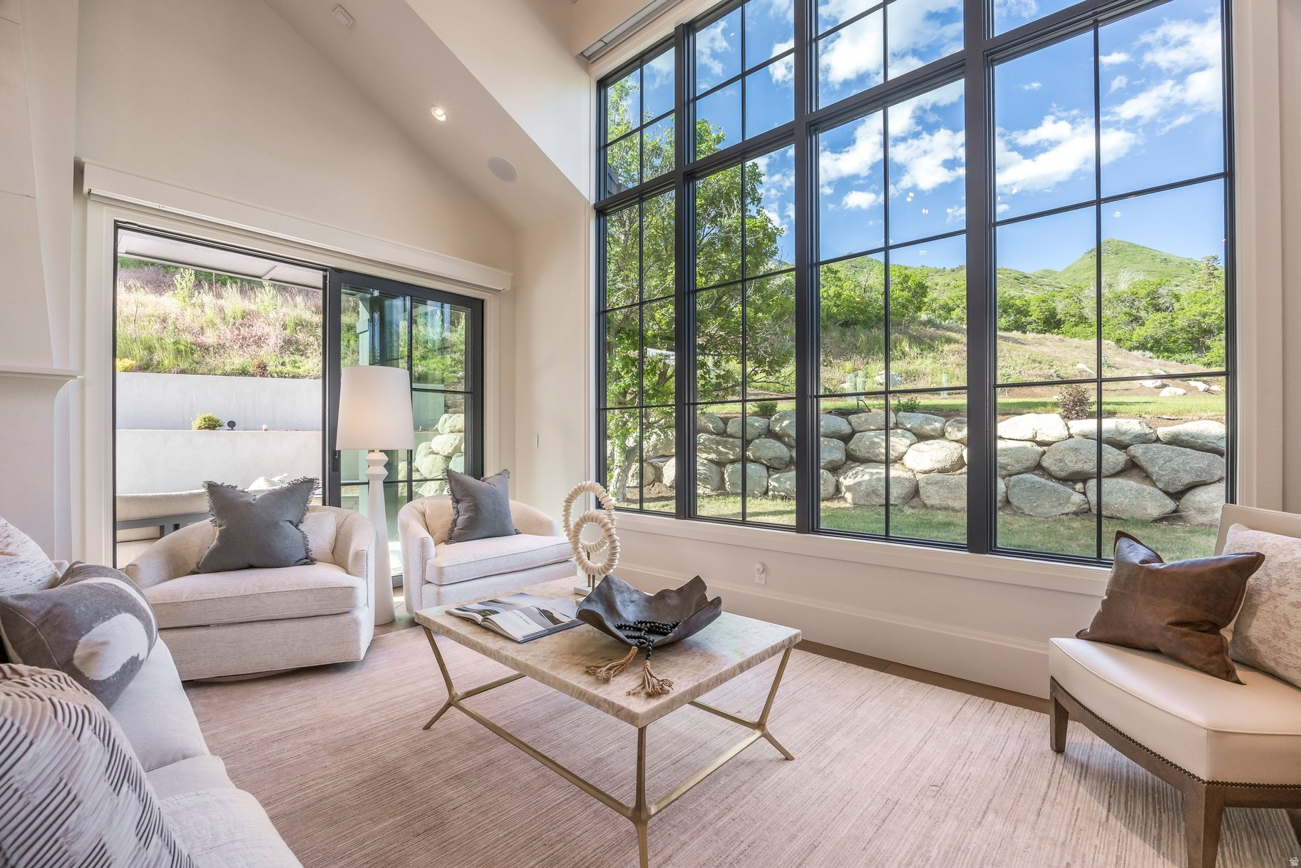 THREE FALLS - Residential