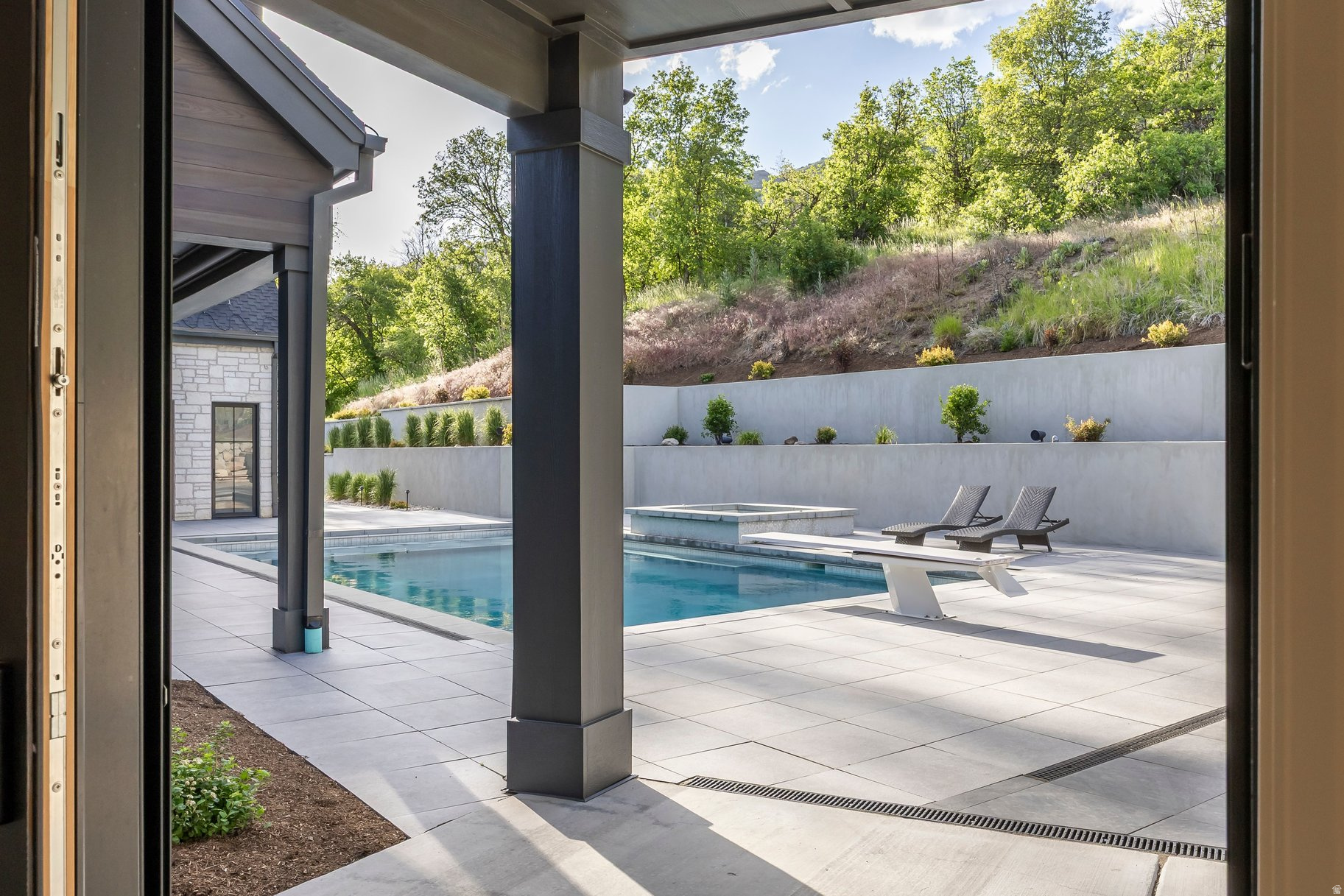 THREE FALLS - Residential