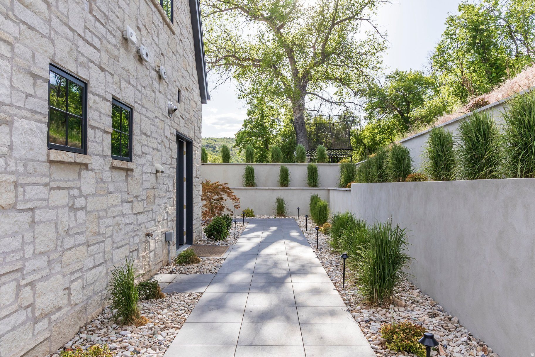 THREE FALLS - Residential