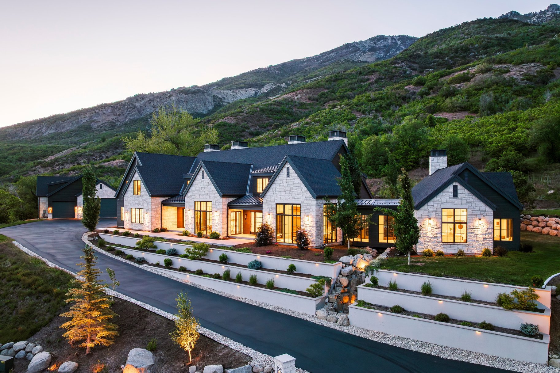 THREE FALLS - Residential