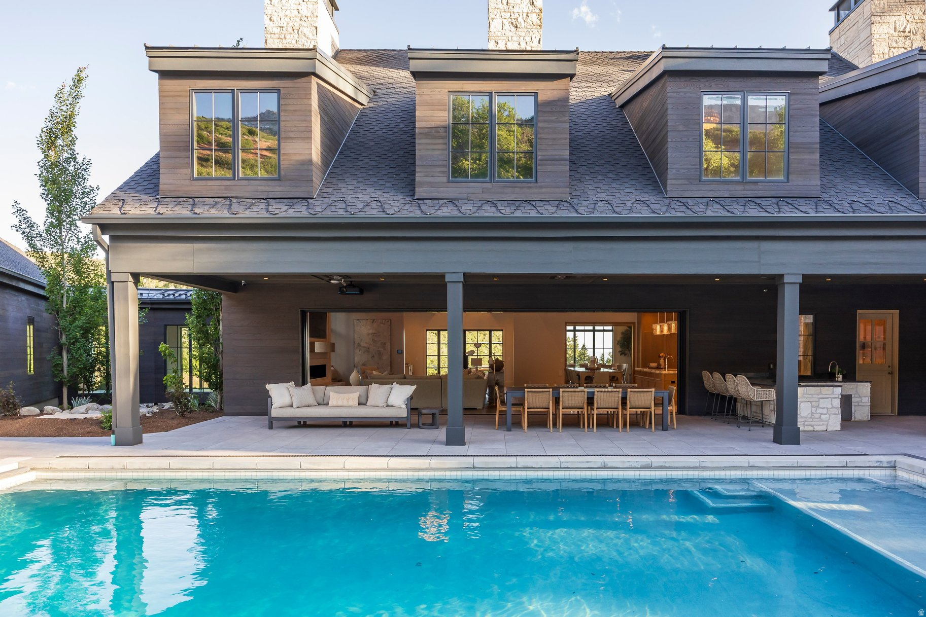 THREE FALLS - Residential