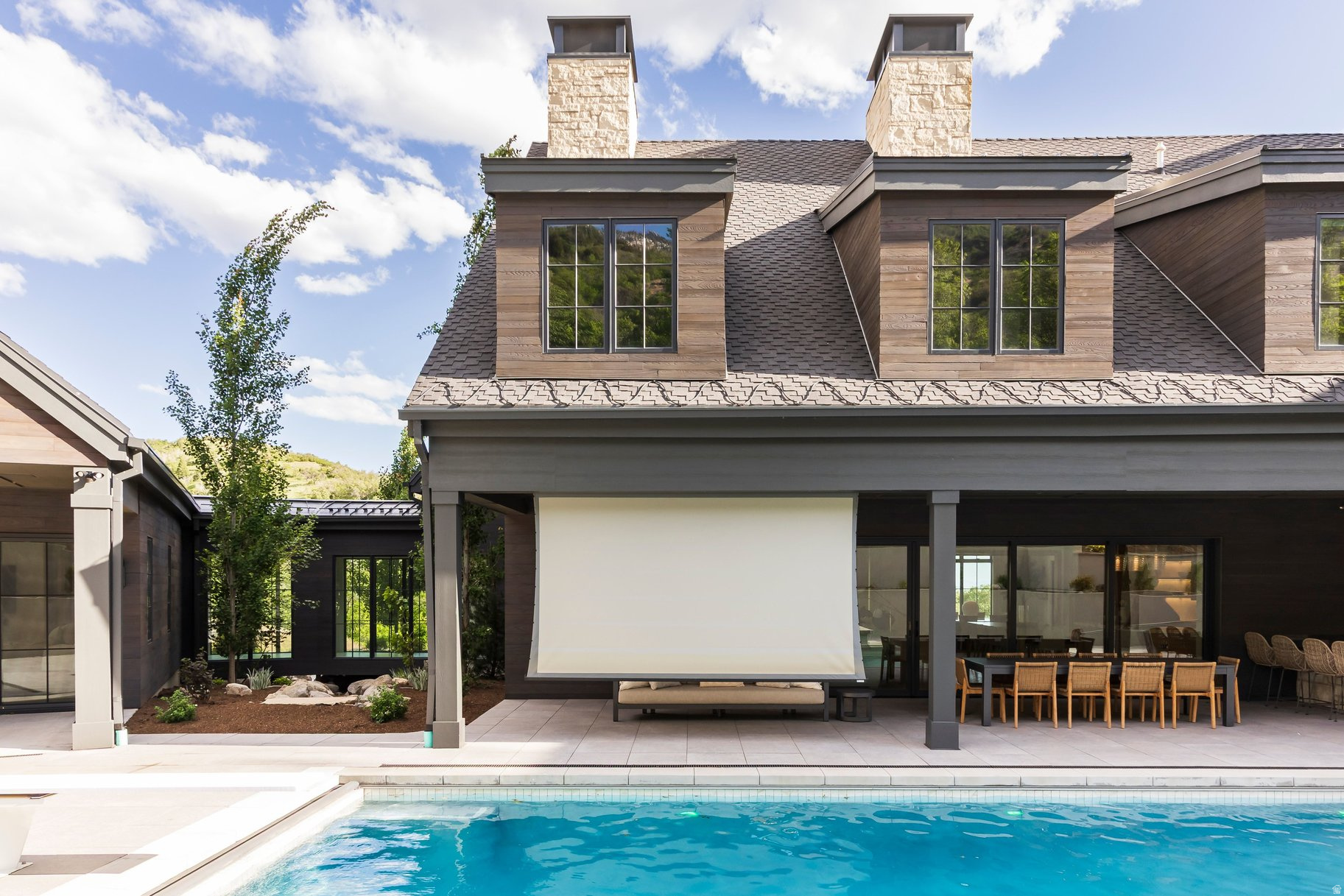 THREE FALLS - Residential