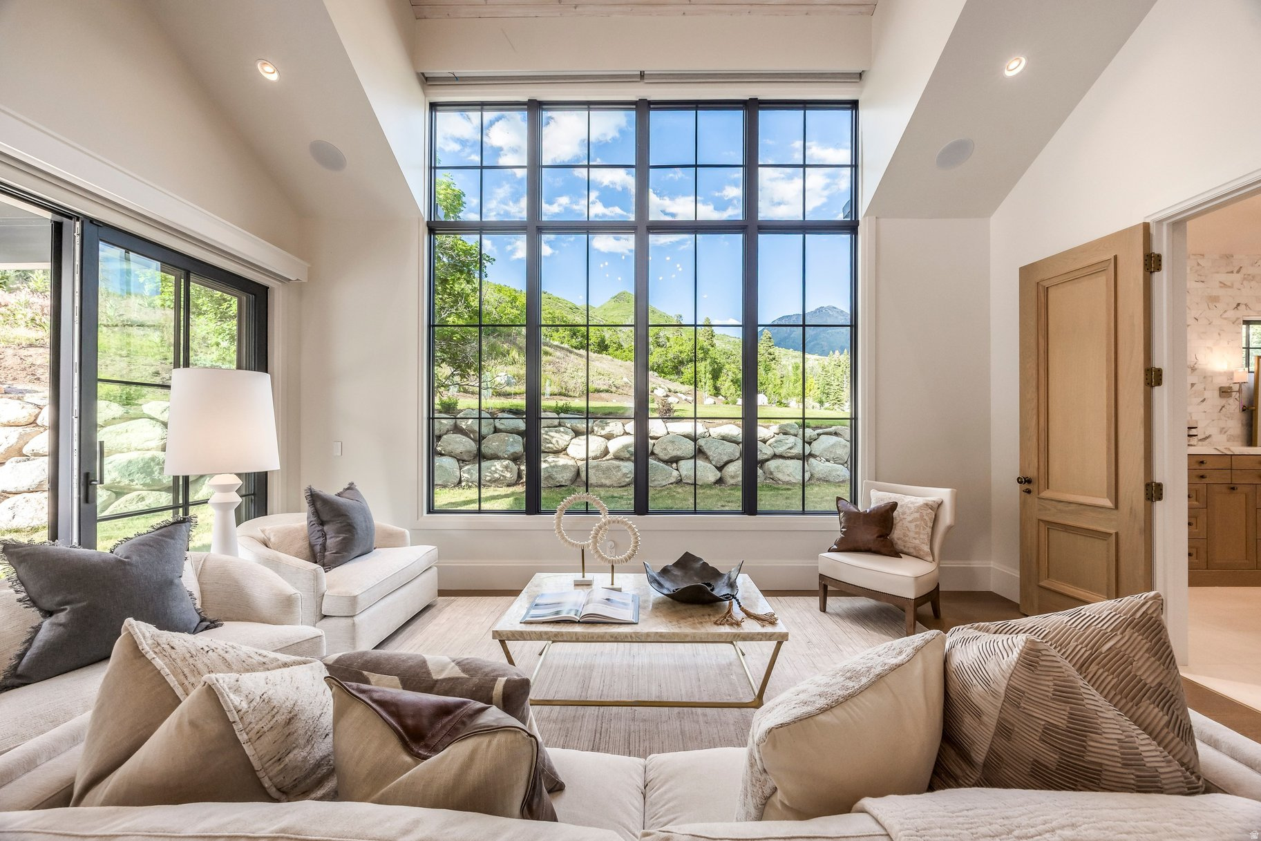 THREE FALLS - Residential