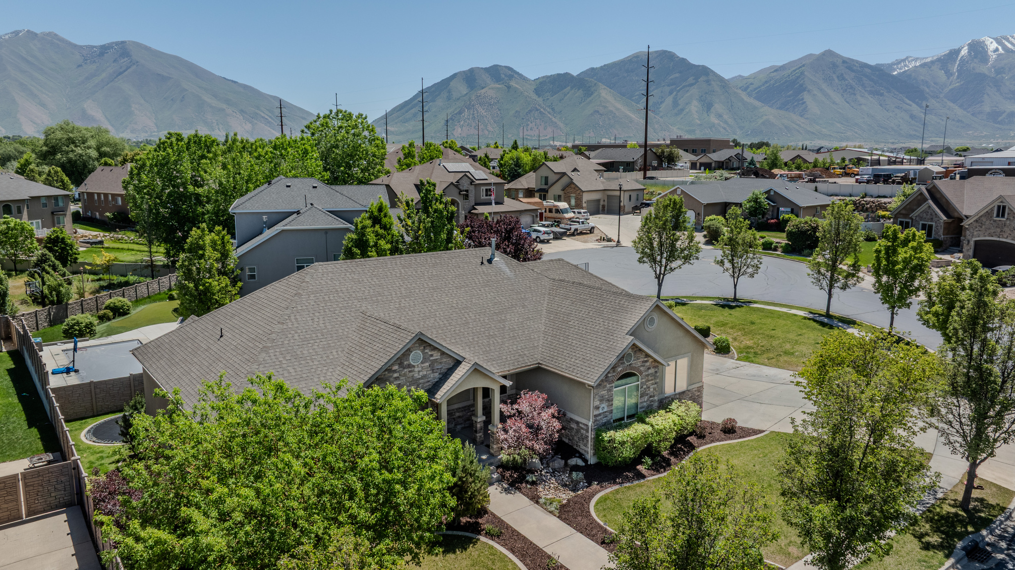 RIVER COVE - Residential