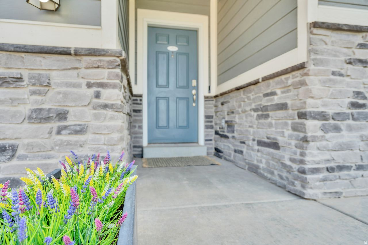 LAYTON SHORES - Residential