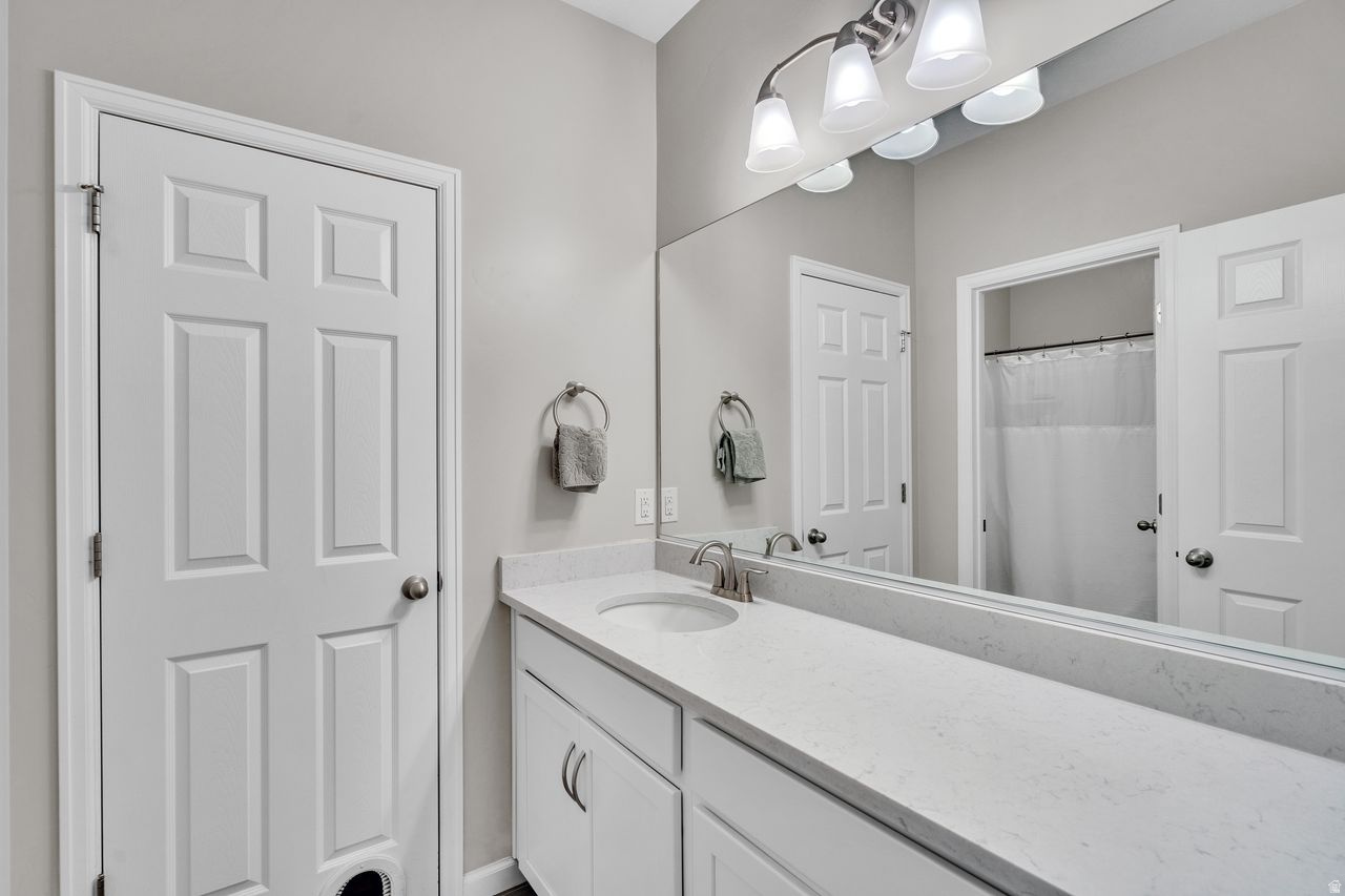 LAYTON SHORES - Residential
