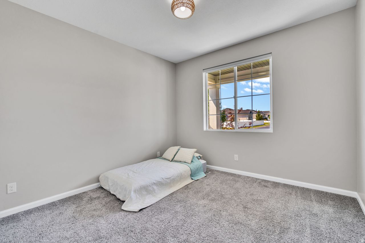 LAYTON SHORES - Residential