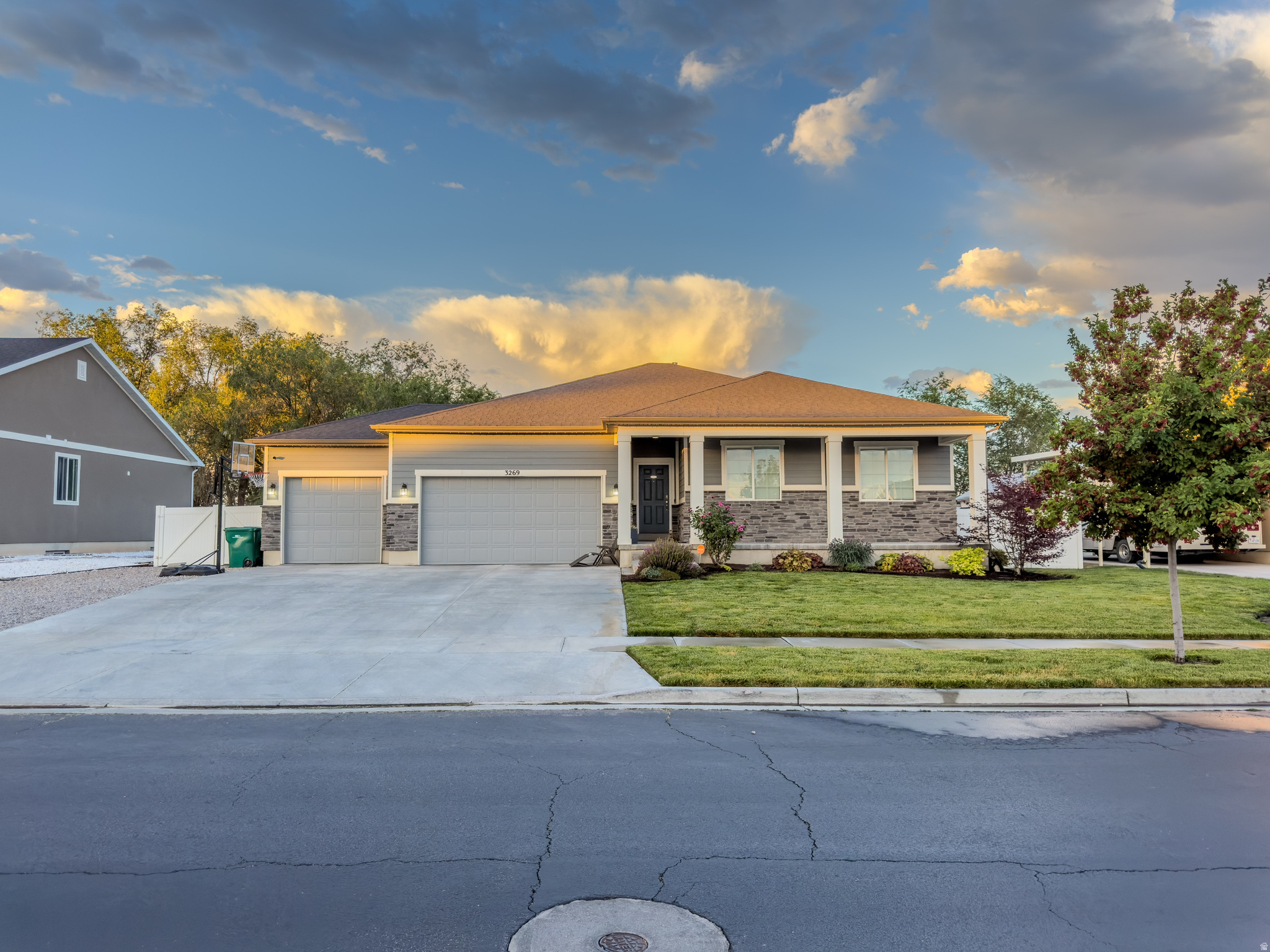 LAYTON SHORES - Residential
