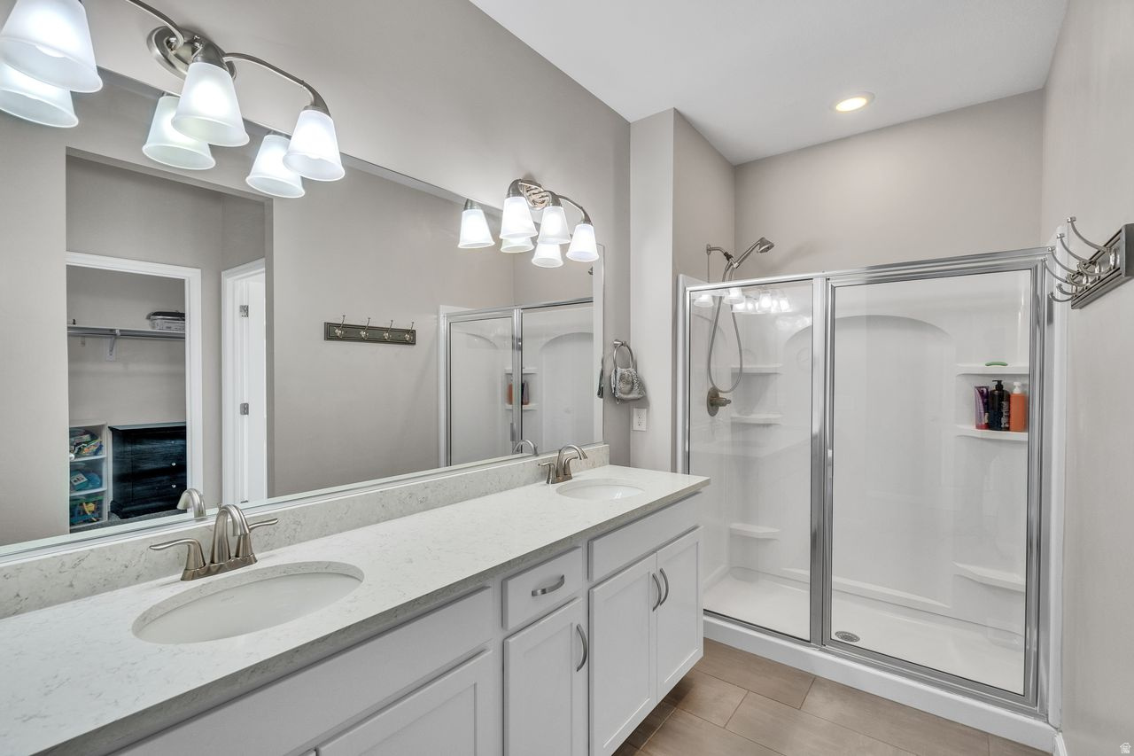 LAYTON SHORES - Residential