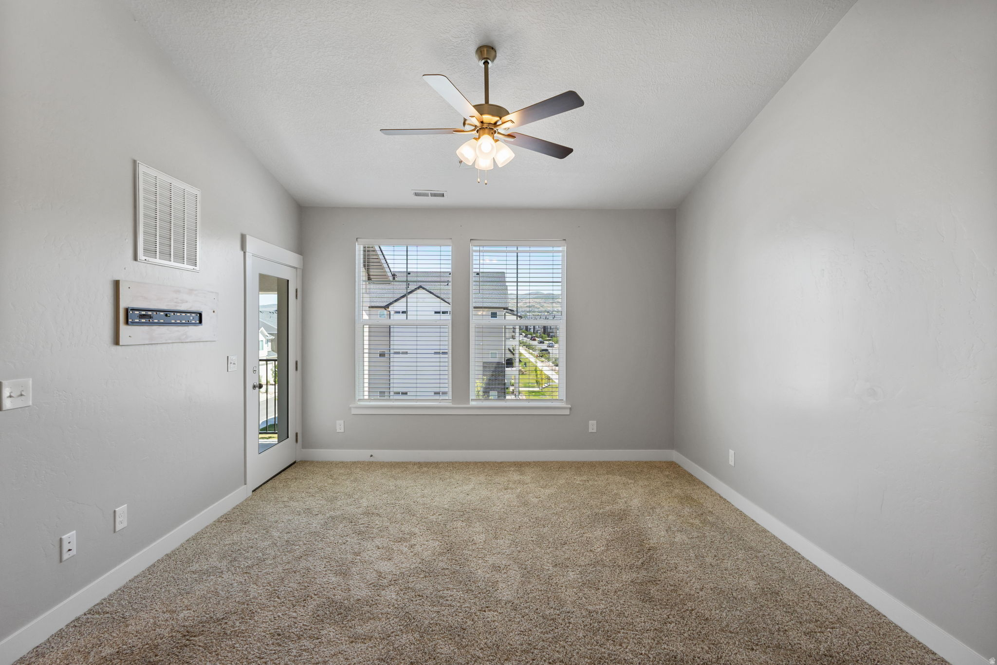 MOUNTAIN RIDGE - Residential