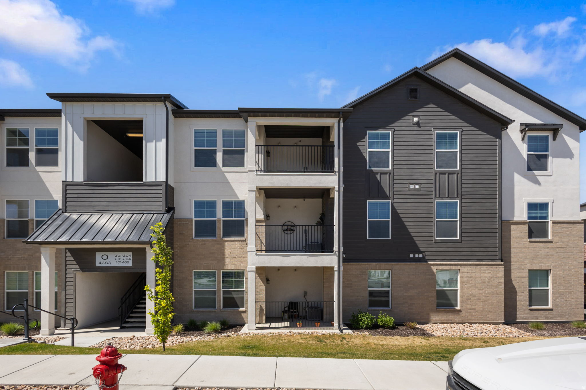 MOUNTAIN RIDGE - Residential