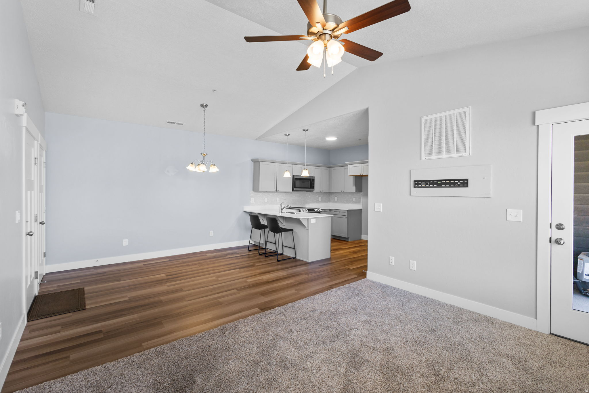 MOUNTAIN RIDGE - Residential