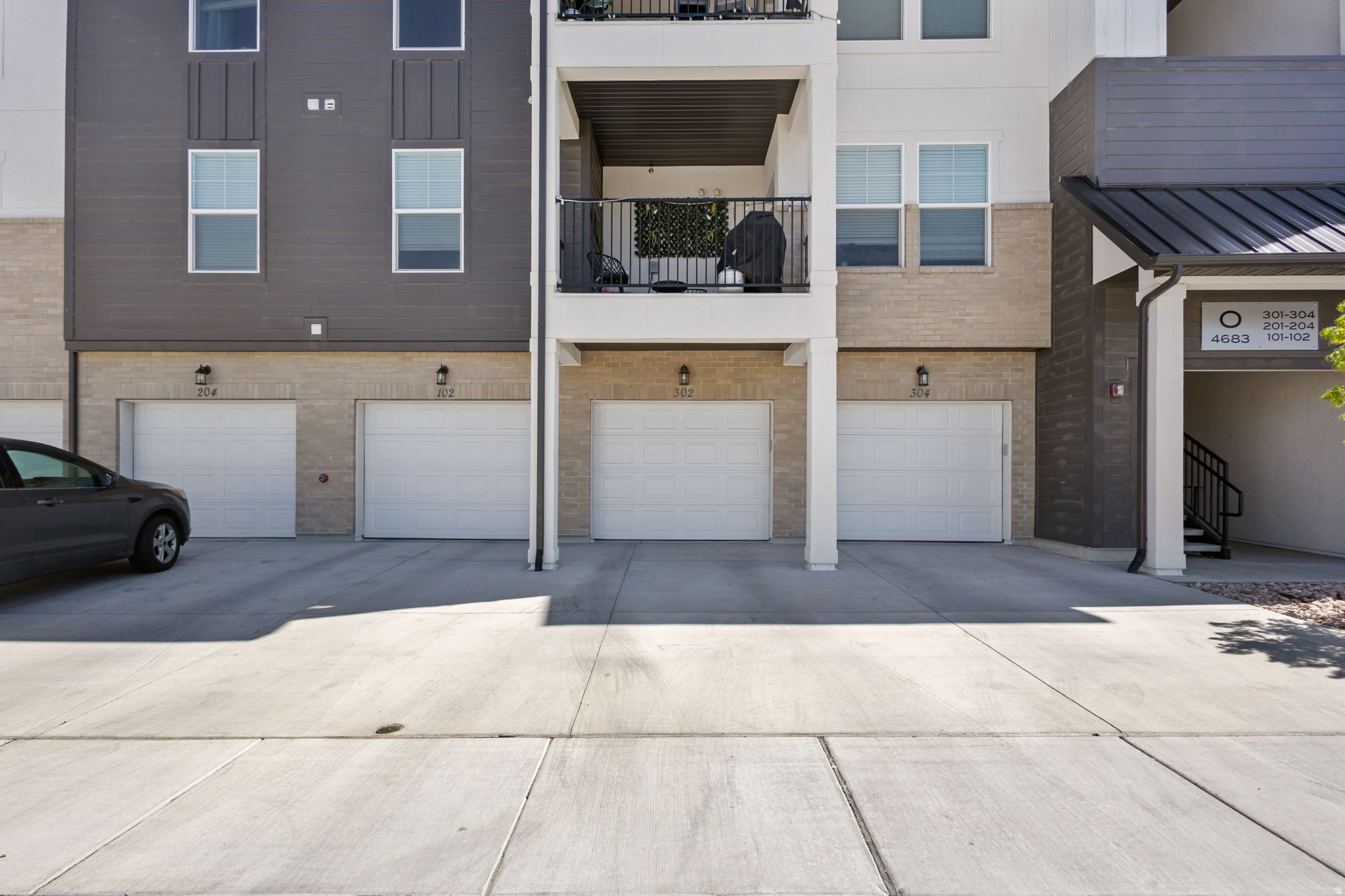 MOUNTAIN RIDGE - Residential