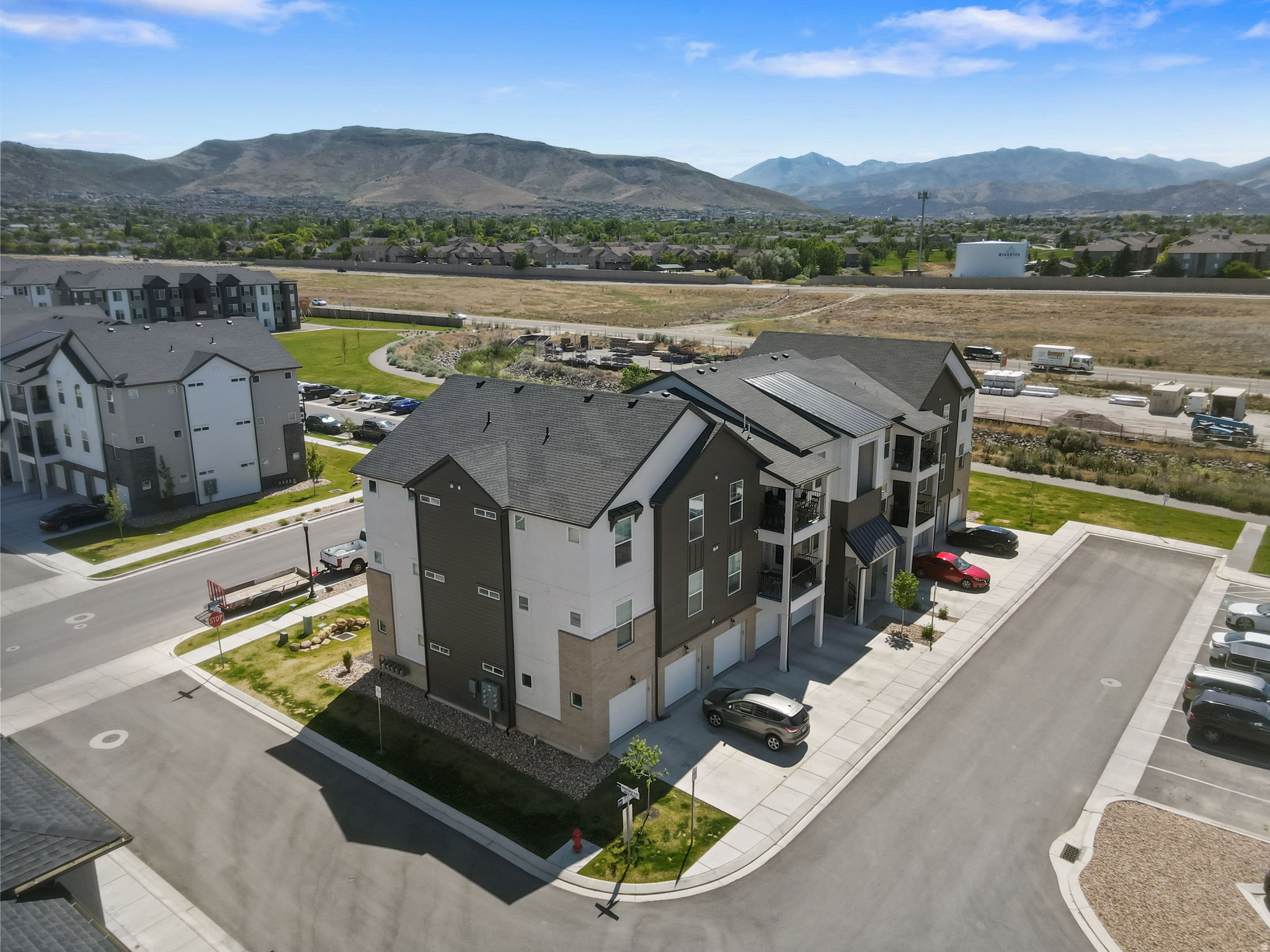 MOUNTAIN RIDGE - Residential