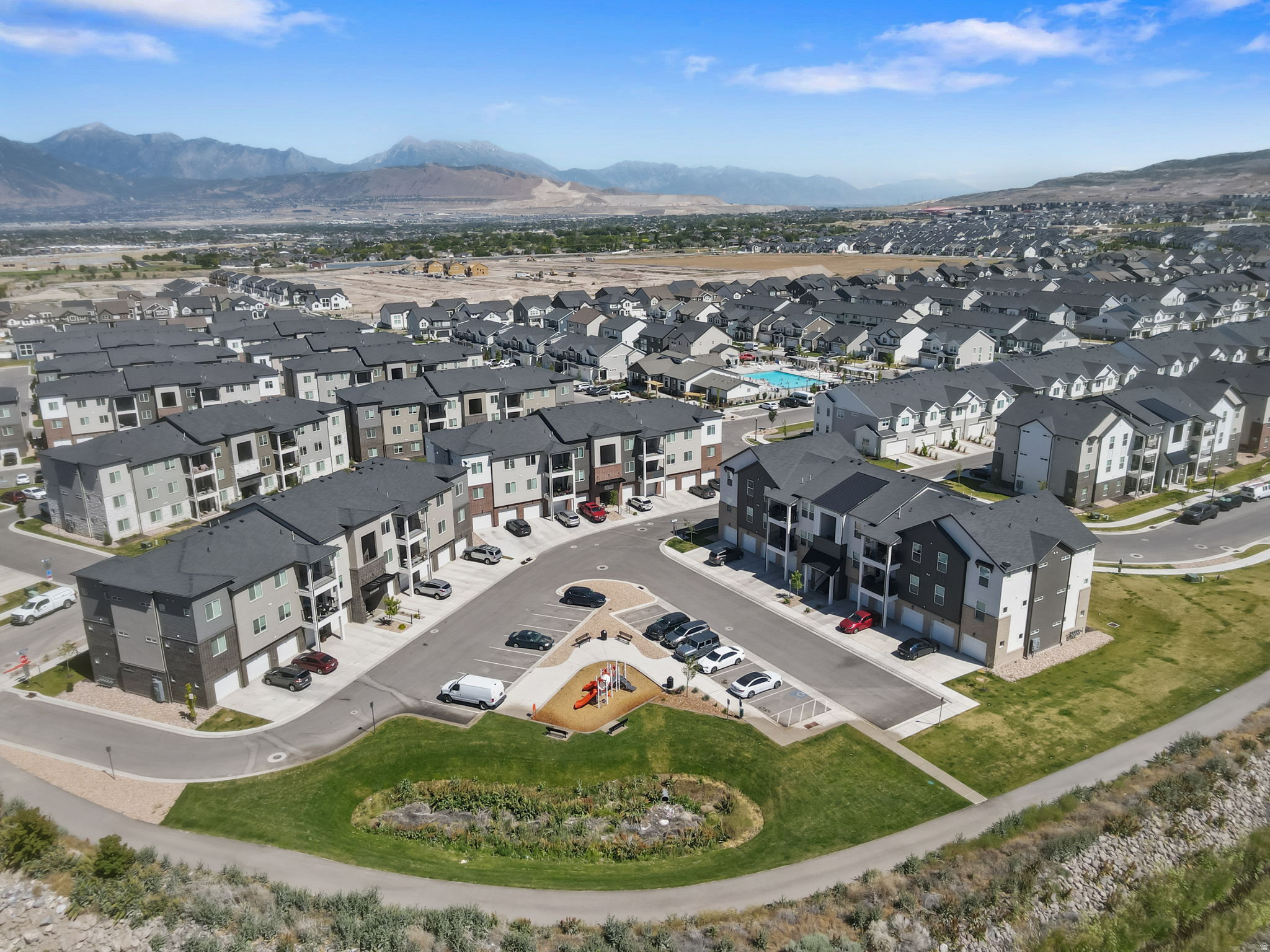 MOUNTAIN RIDGE - Residential