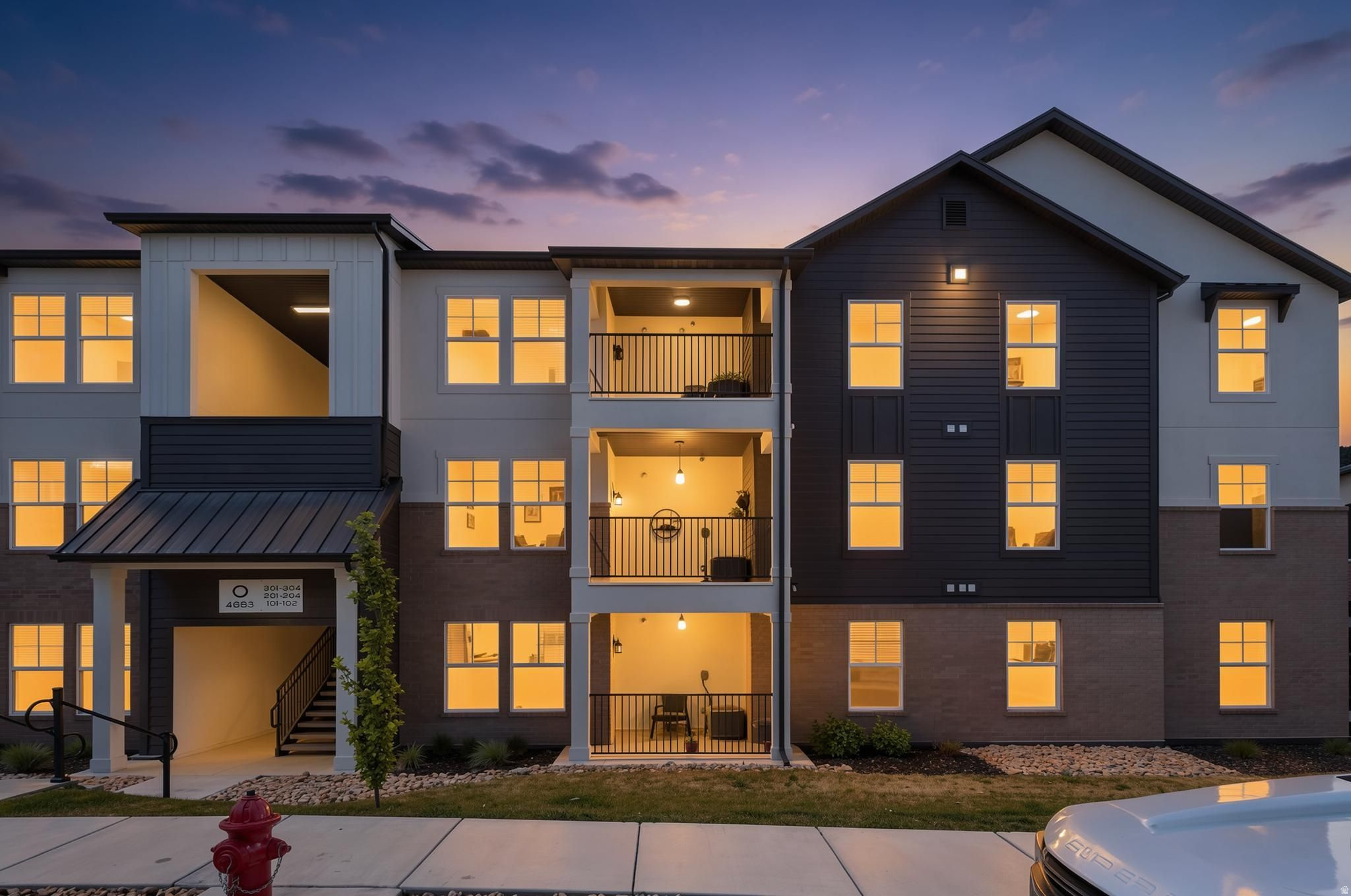 MOUNTAIN RIDGE - Residential