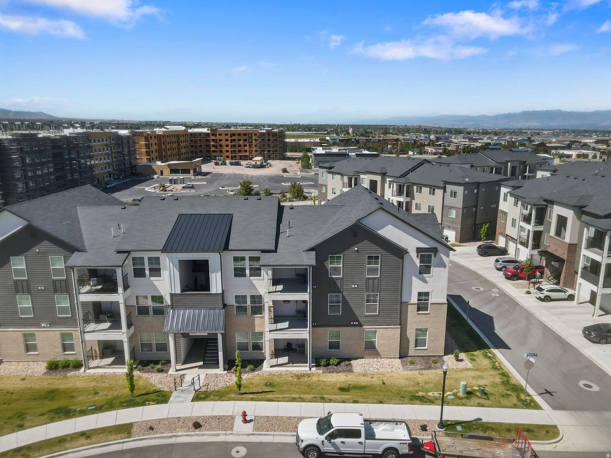 MOUNTAIN RIDGE - Residential
