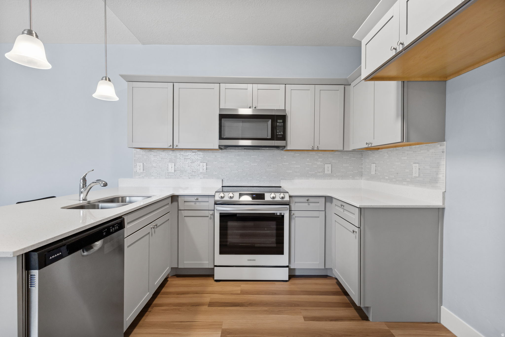 MOUNTAIN RIDGE - Residential