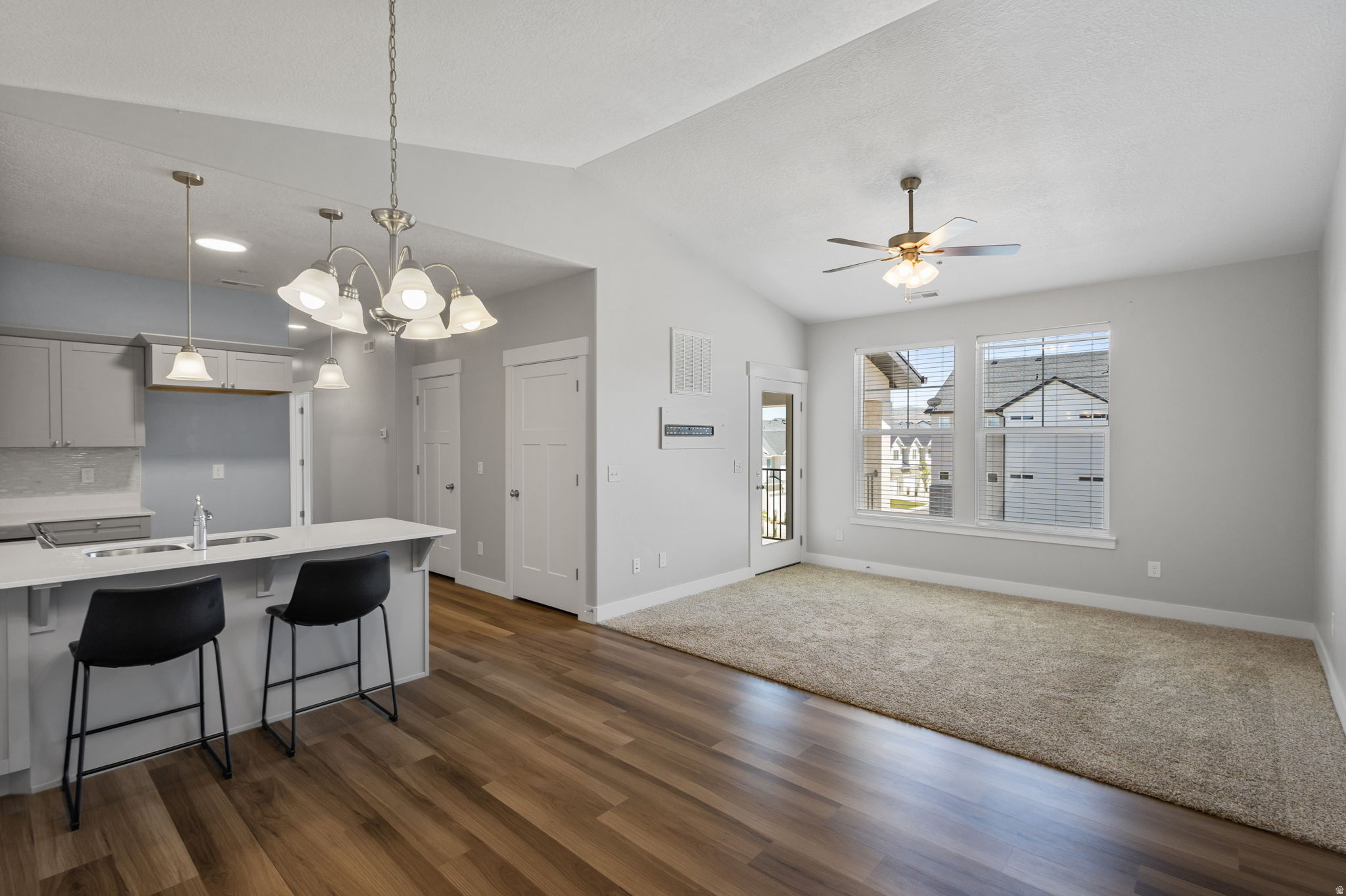 MOUNTAIN RIDGE - Residential