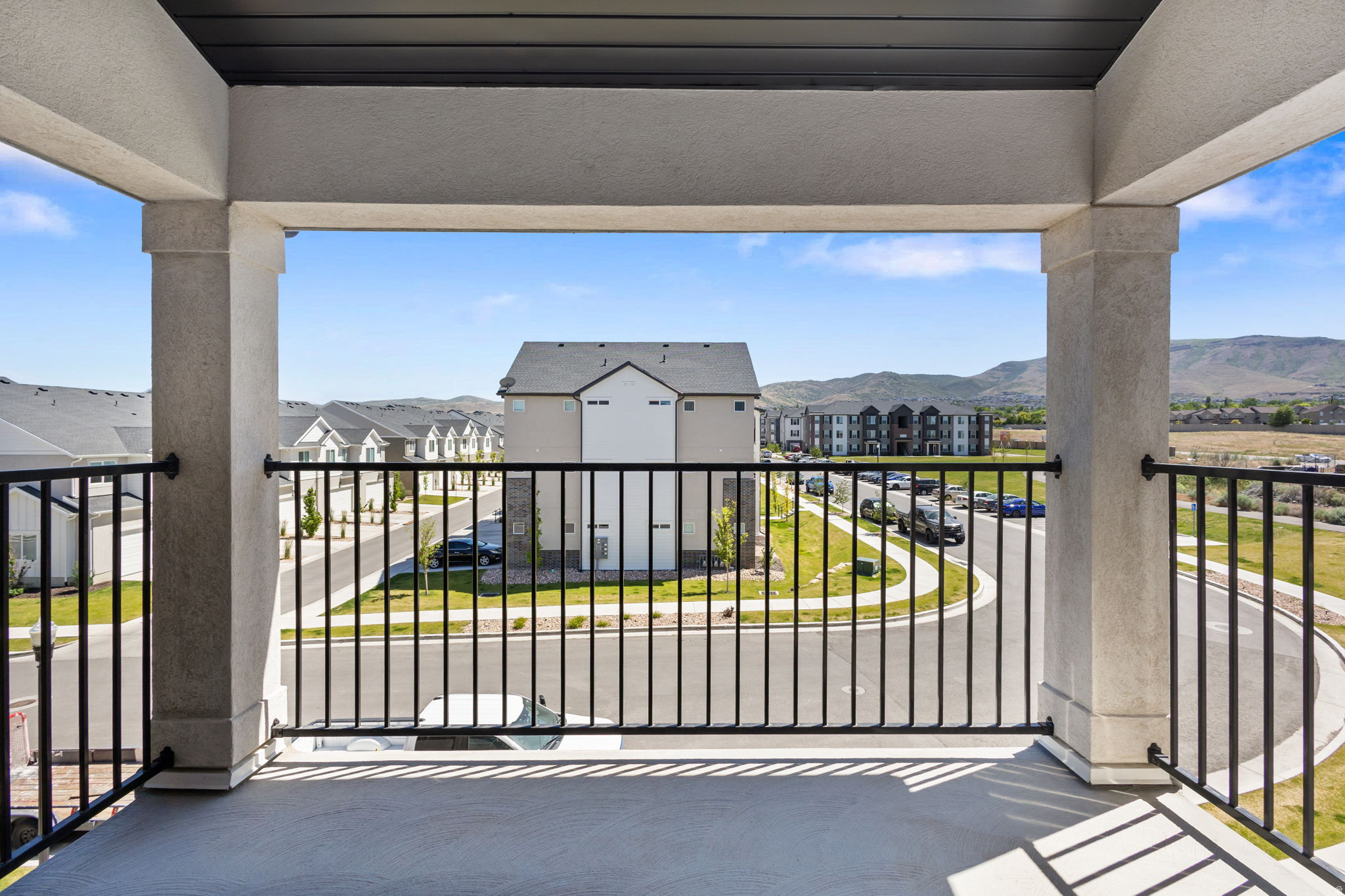 MOUNTAIN RIDGE - Residential