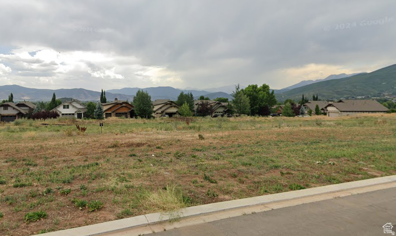 THE RESERVE - Land