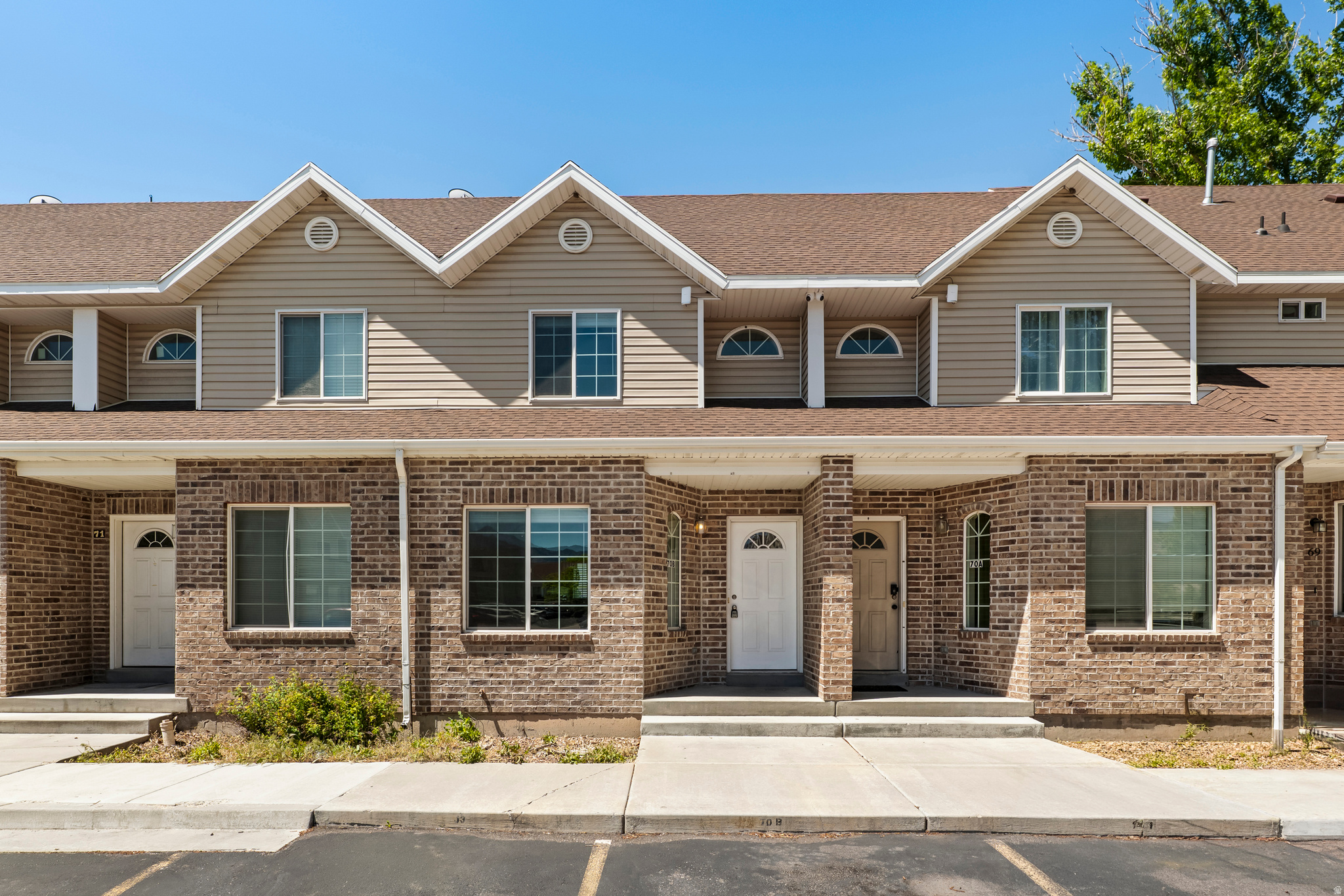 This 3-bedroom, 2-bath townhome offers a super functional layout designed for comfortable everyday living. With brand-new carpet throughout, spacious bedrooms, and a practical floor plan, this home is a great option for buyers looking for low-maintenance living or investors searching for their next rental opportunity. Clean, comfortable, and ready for its next owner! Square footage figures are provided as courtesy estimates only and were obtained from county records. Buyer is advised to obtain an independent measurement.