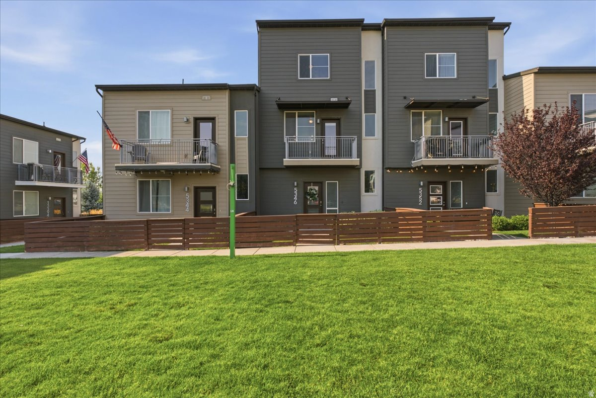 Gorgeous town home in the perfect location! Minutes from Bangerter Highway and Mountain View Corridor but in a quiet neighborhood. Walkable to shopping, dining and entertainment. This beauty has been meticulously maintained, boasts an open layout and is one of the only units in the complex with 2 master suites! No need to buy solar panels or kitchen appliances because they are all included. This one will go fast!