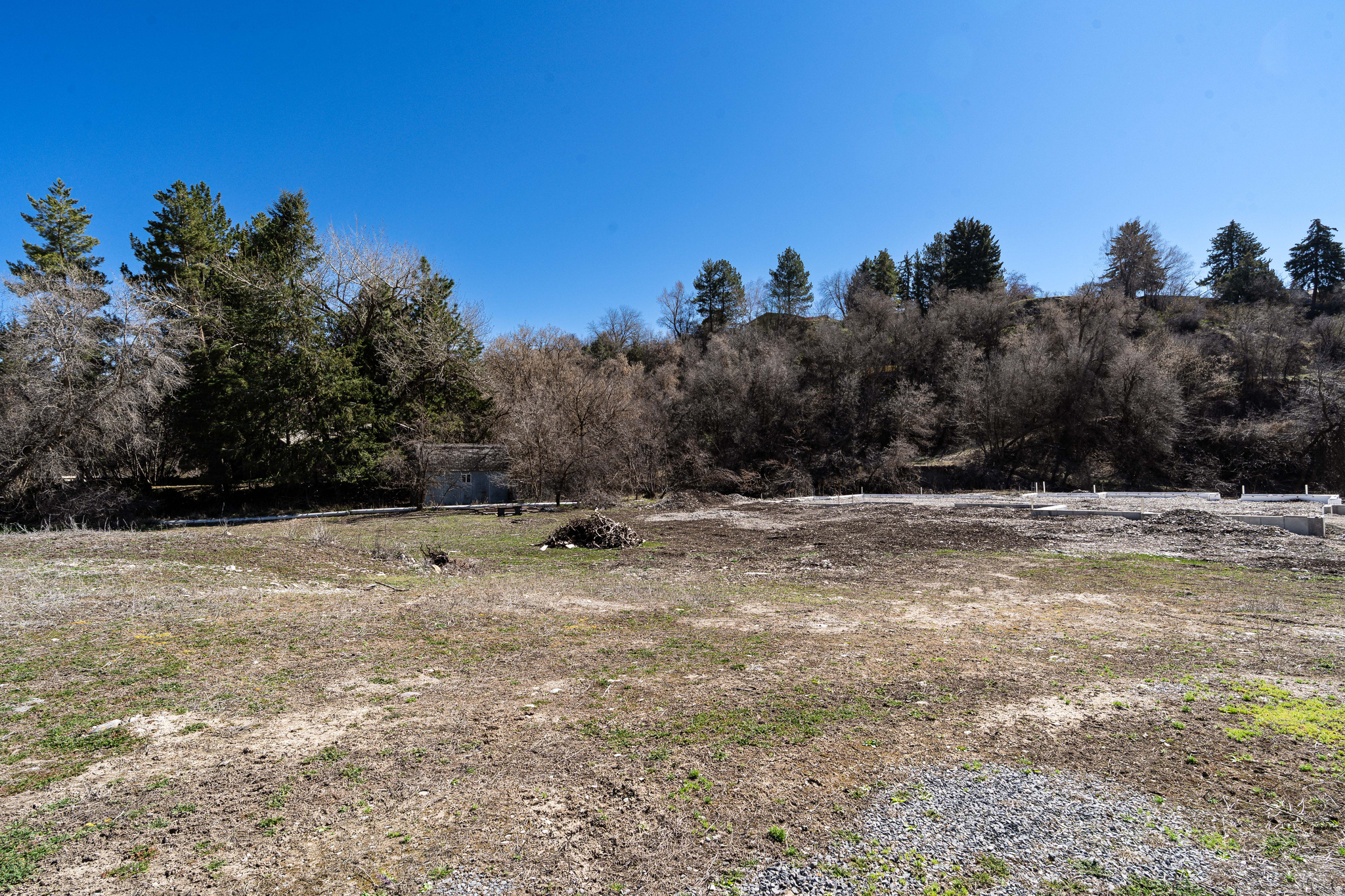 RAYLEEN ACRES - Land