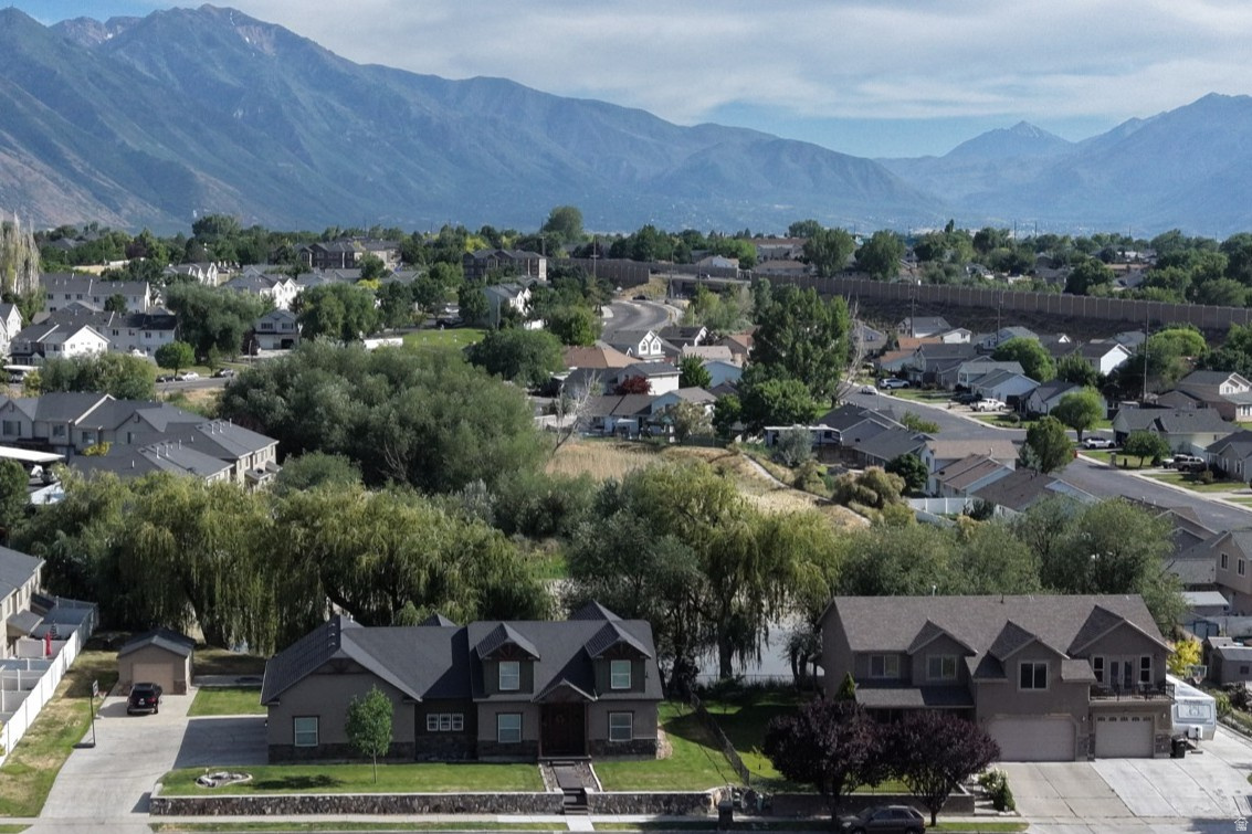 BLACK HORSE RUN - Residential