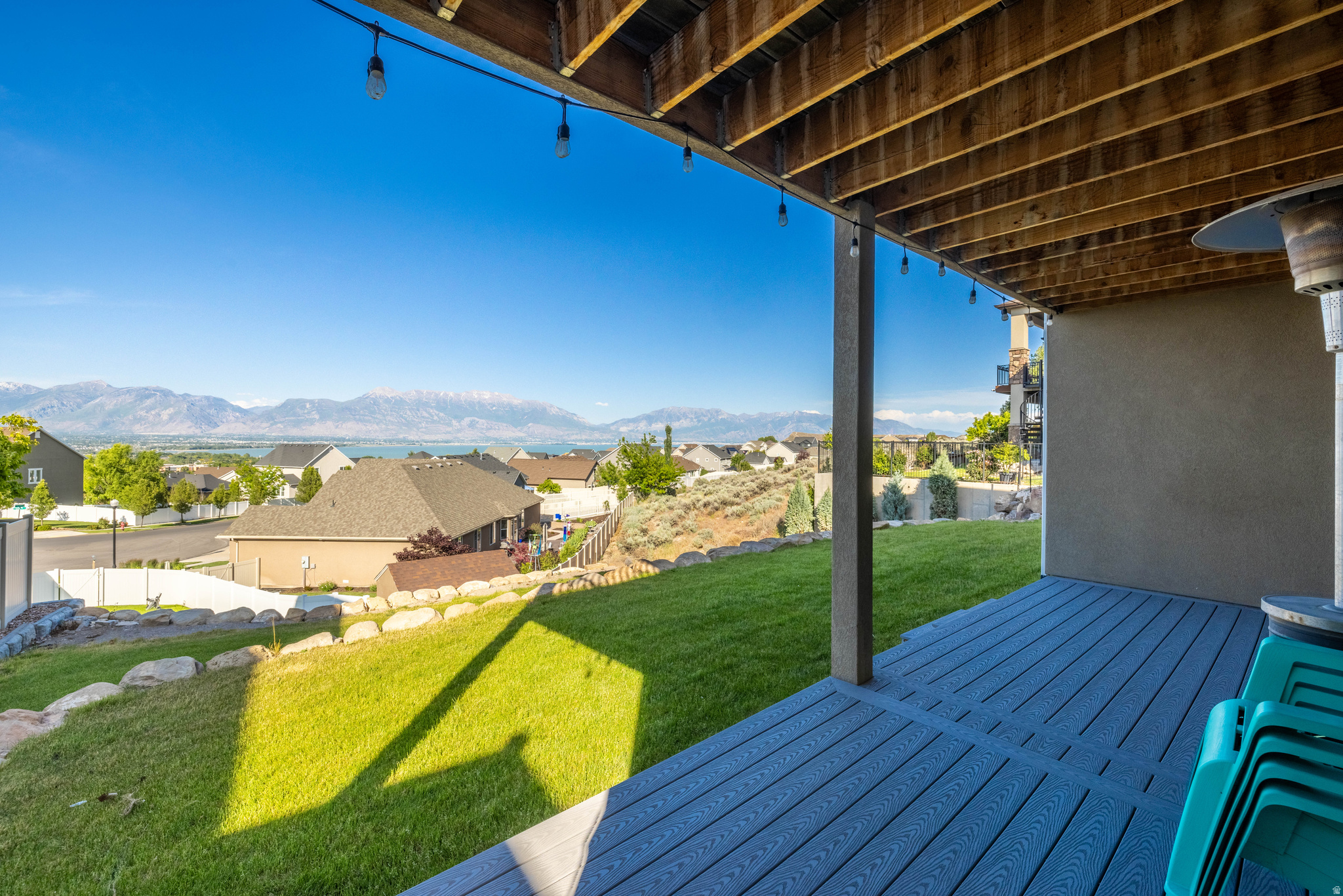 THE BENCHES - Residential