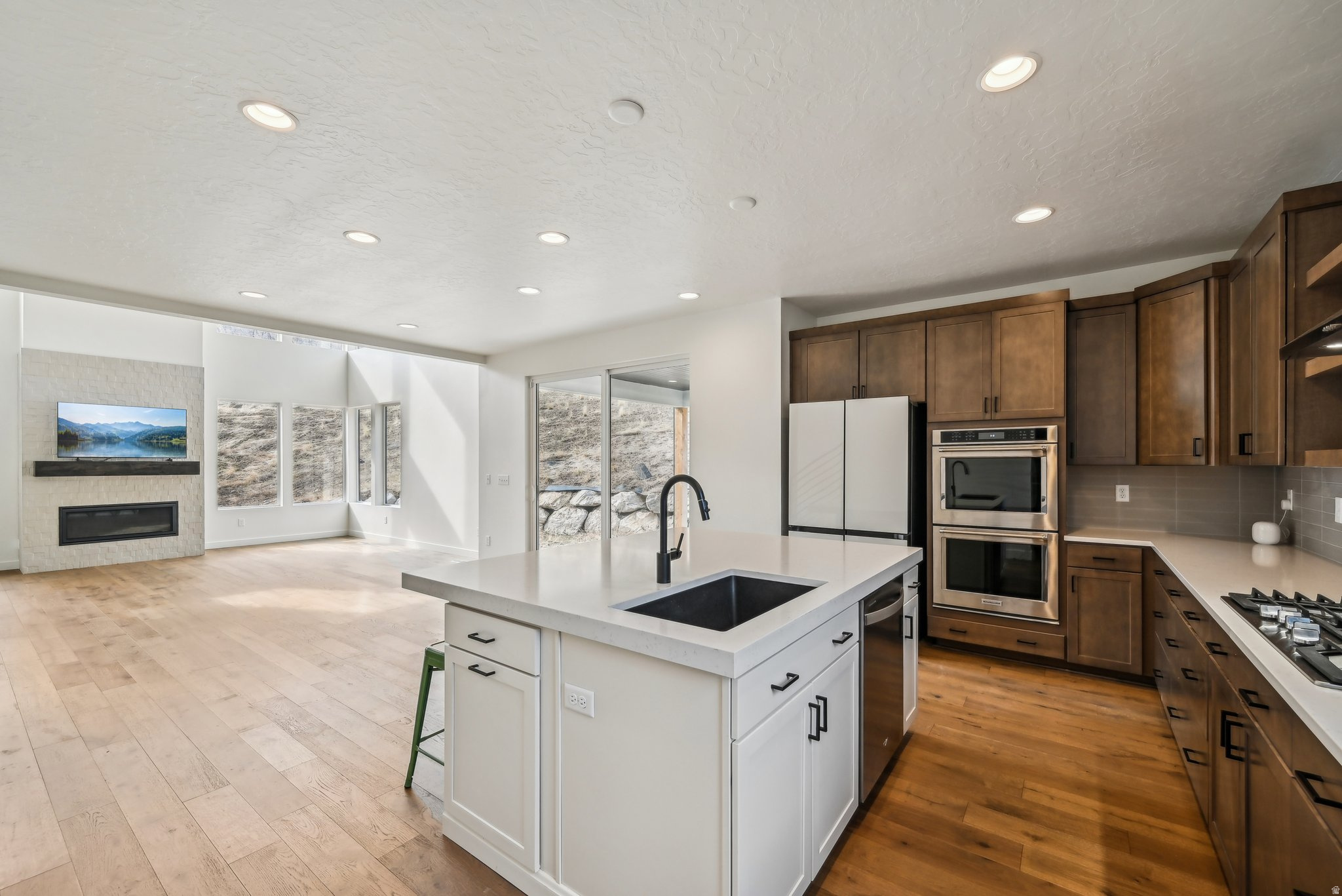 CANYON POINT - Residential