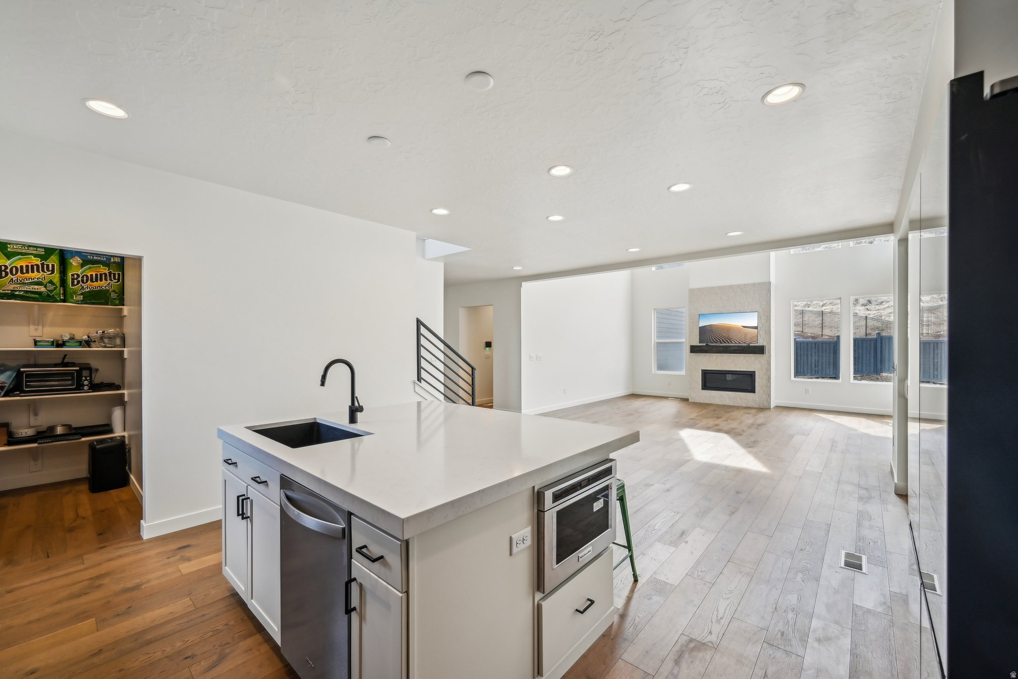 CANYON POINT - Residential