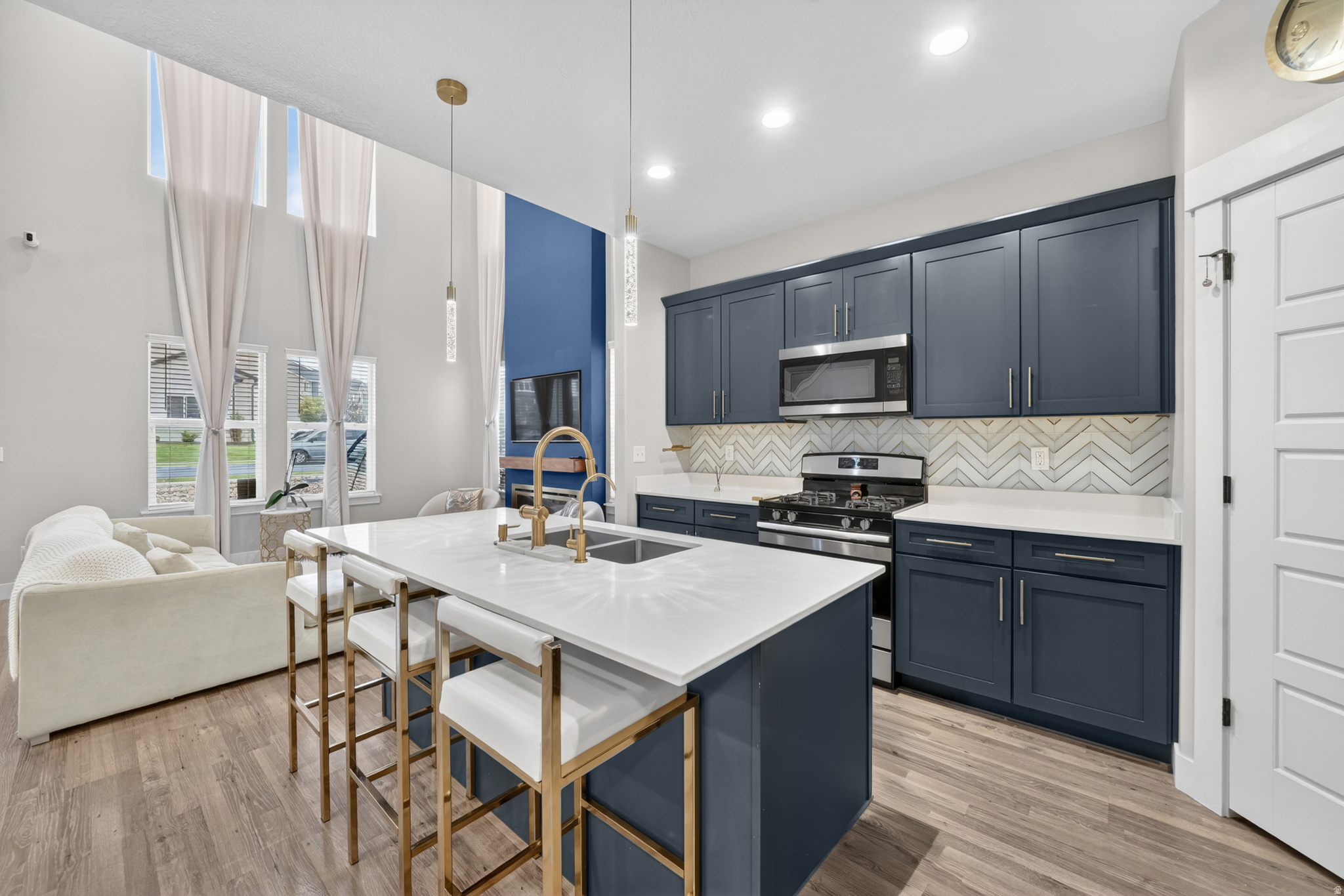 MOUNTAIN RIDGE - Residential