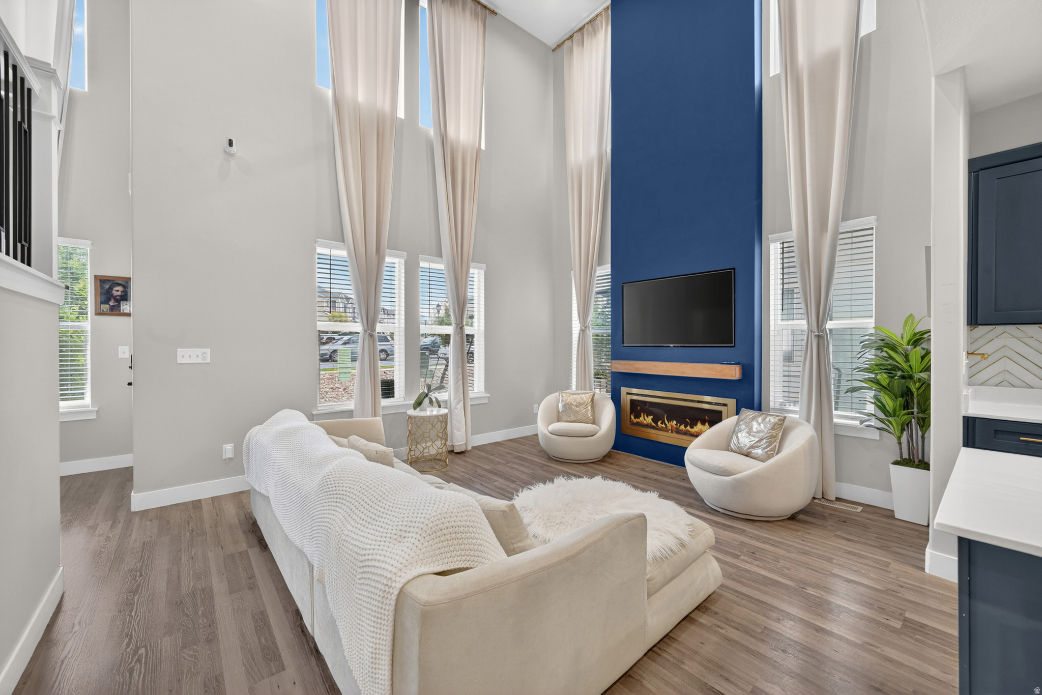MOUNTAIN RIDGE - Residential