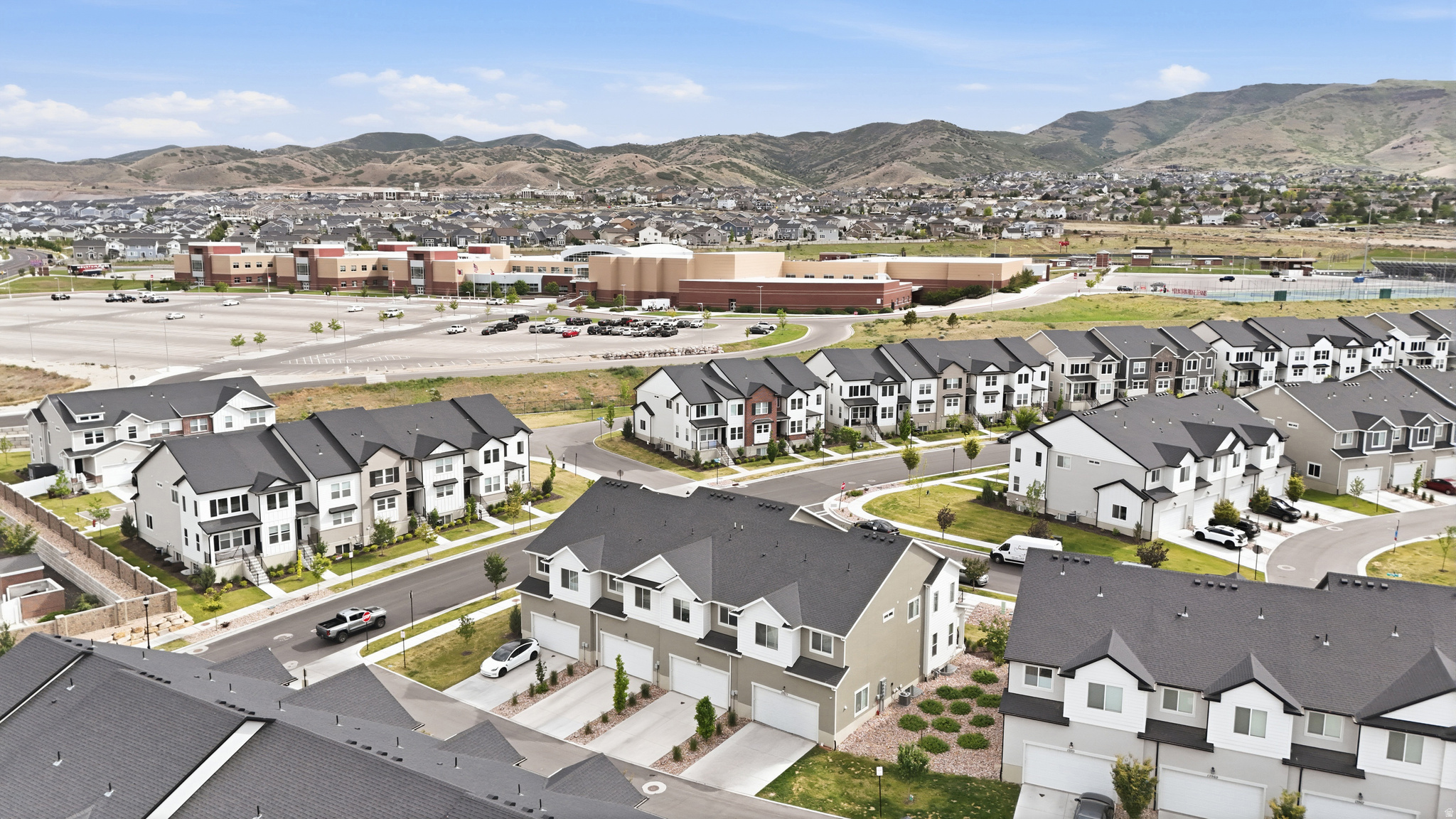 MOUNTAIN RIDGE - Residential