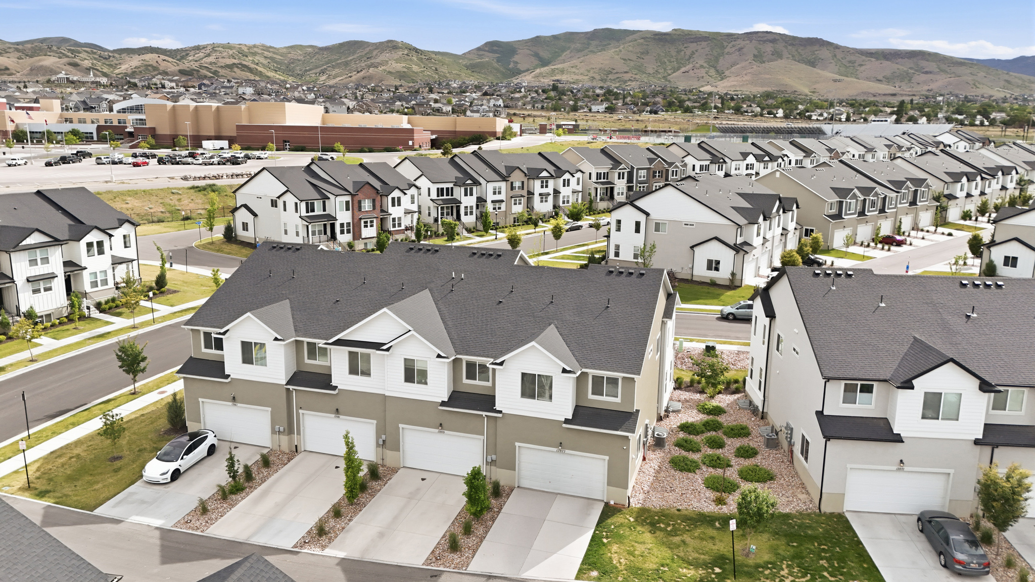 MOUNTAIN RIDGE - Residential