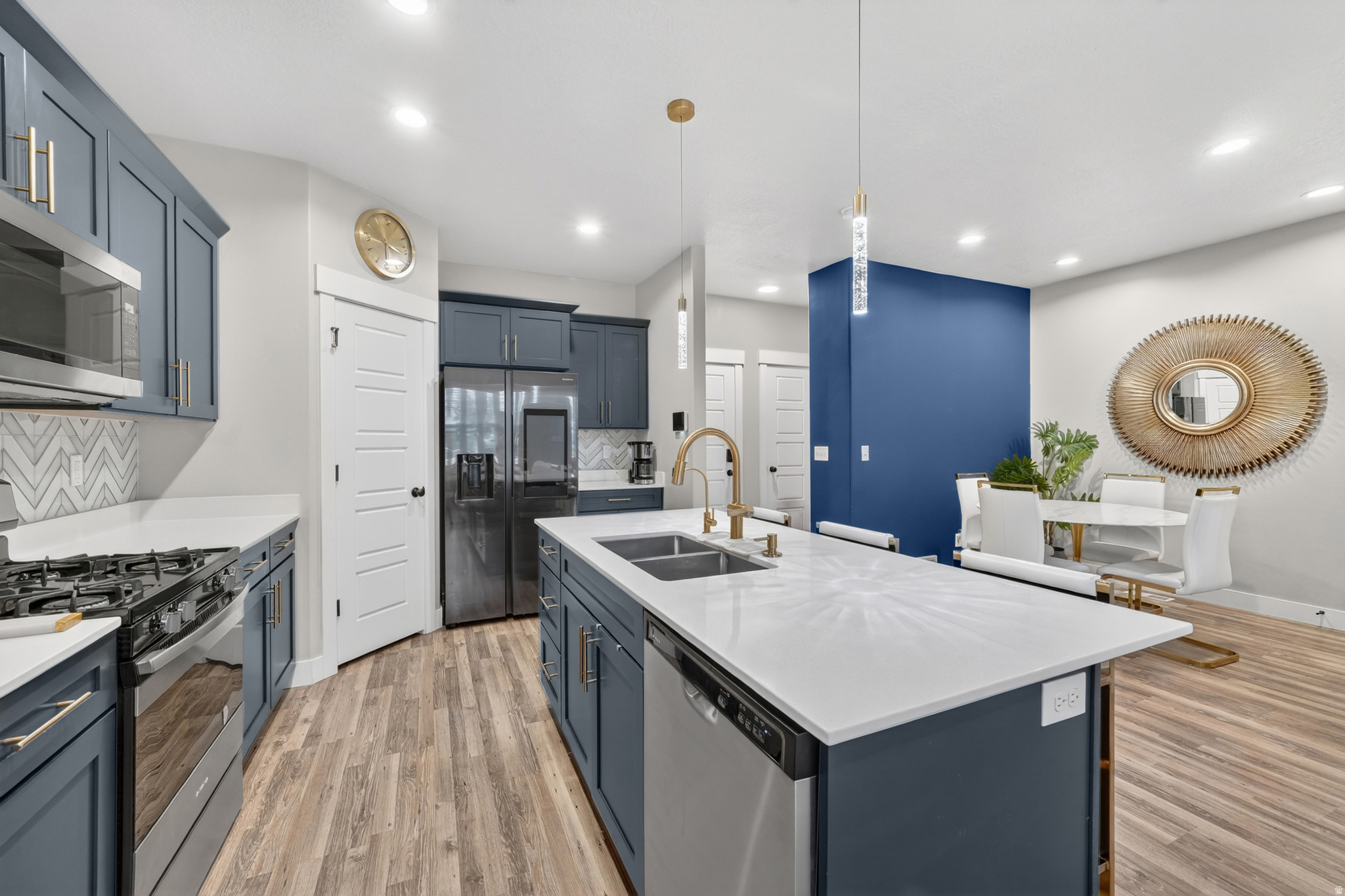 MOUNTAIN RIDGE - Residential