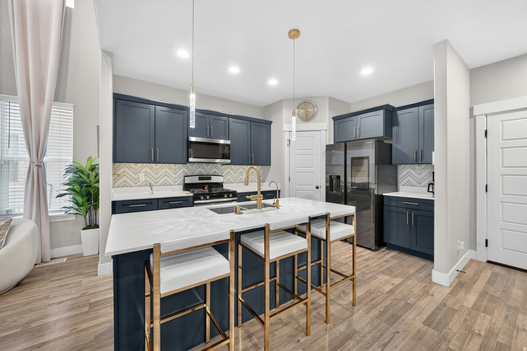 MOUNTAIN RIDGE - Residential