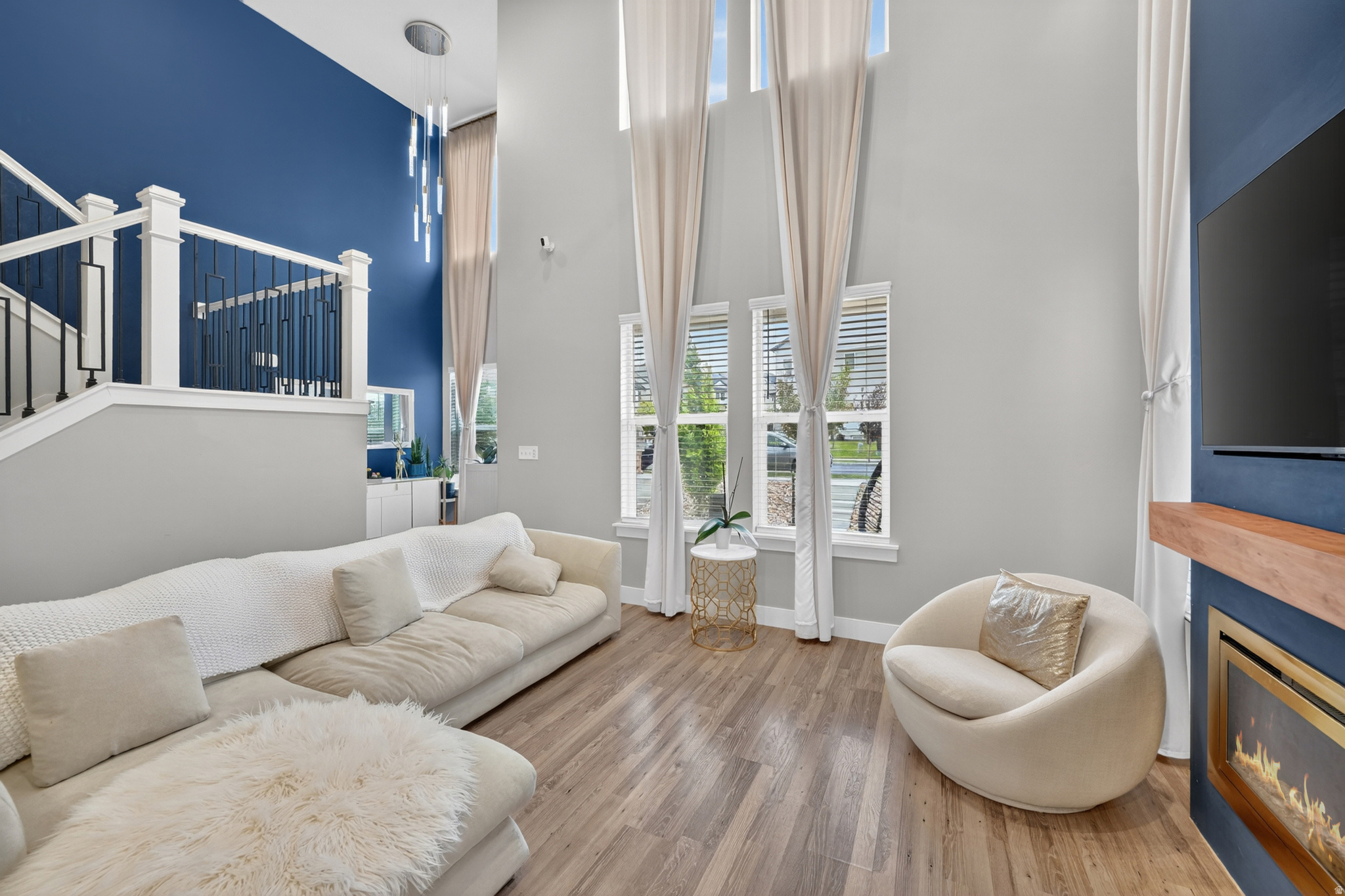 MOUNTAIN RIDGE - Residential
