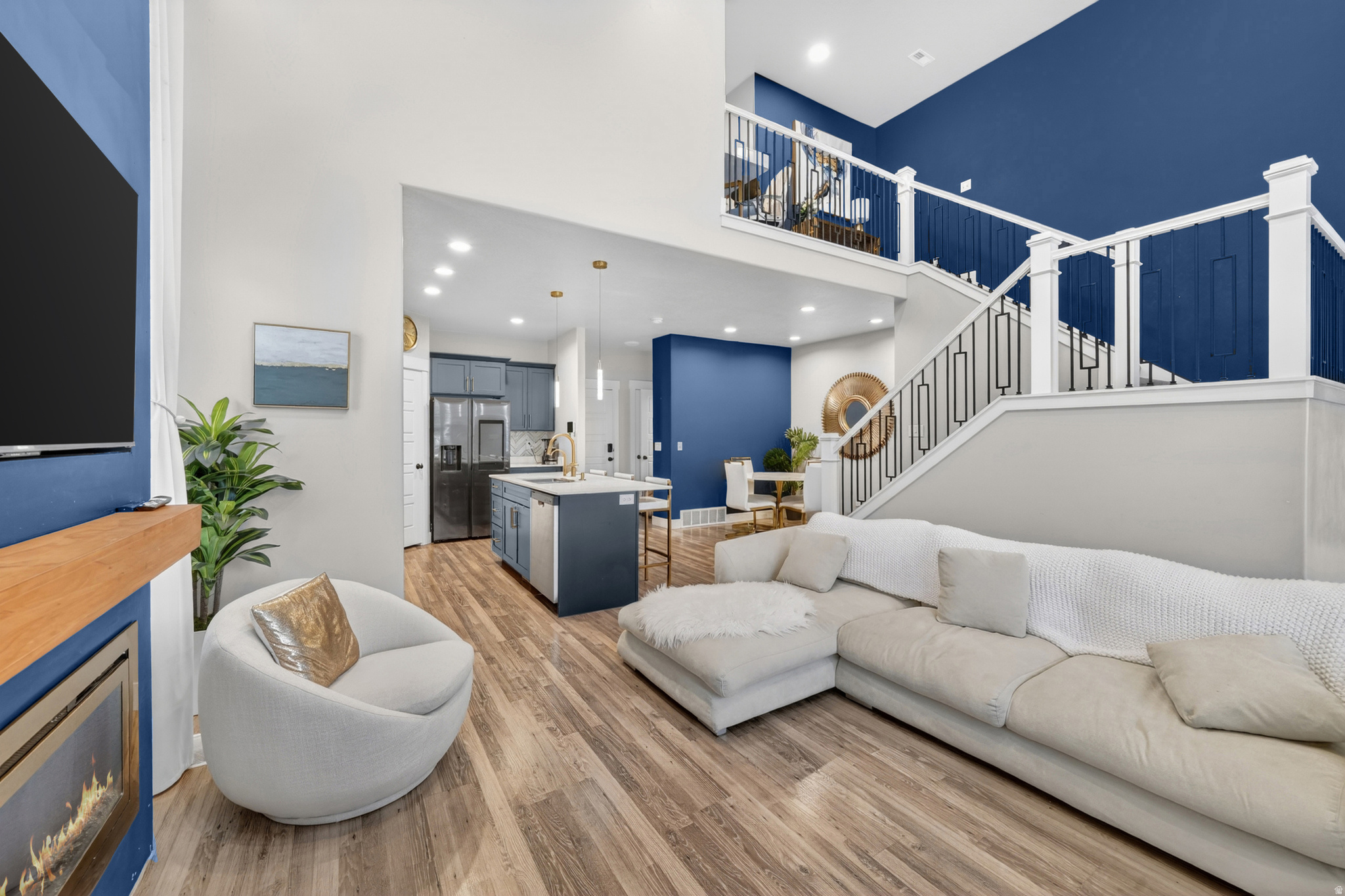 MOUNTAIN RIDGE - Residential