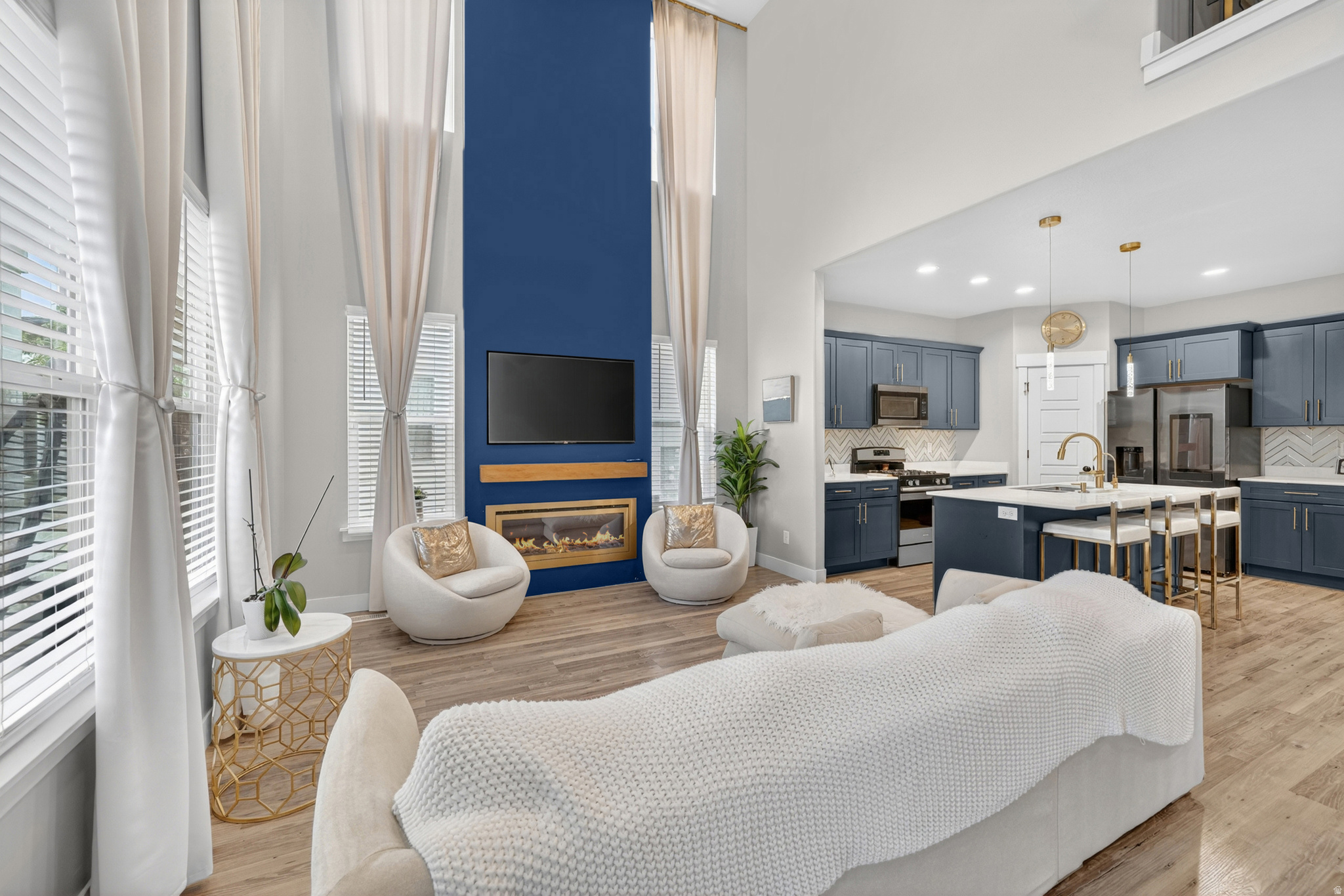 MOUNTAIN RIDGE - Residential