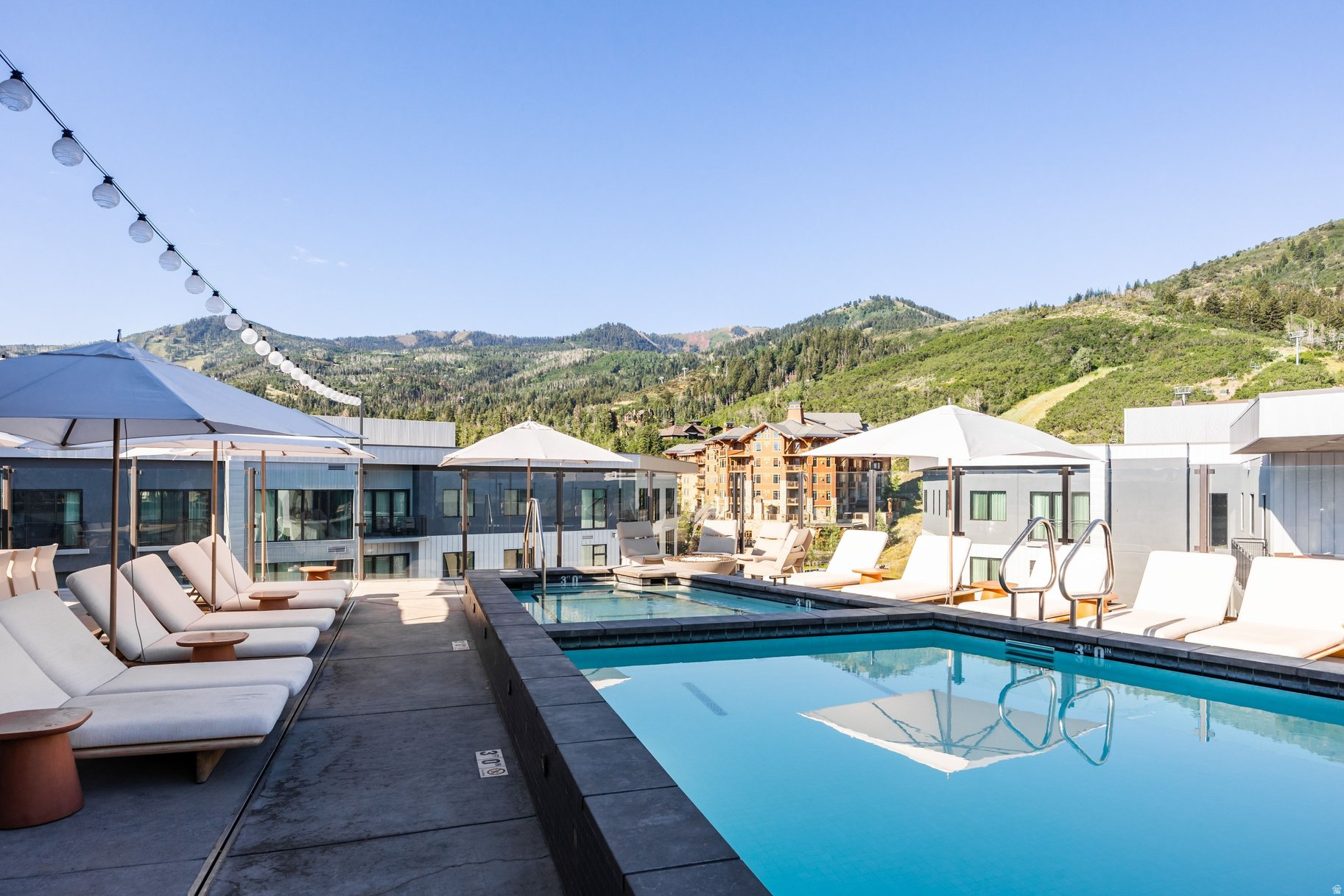 RC17 RESD AND COMMERCIAL CONDOS - Residential