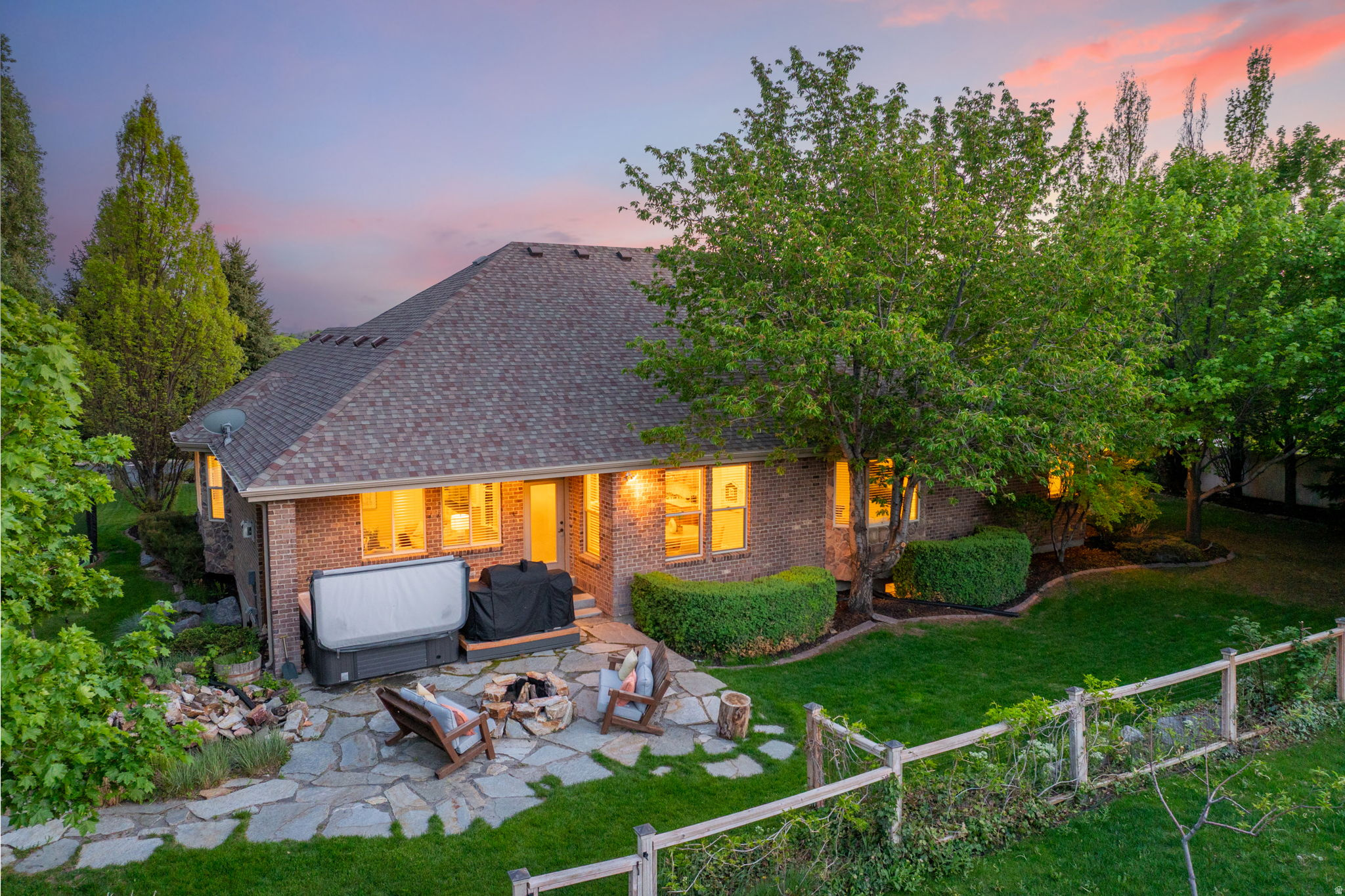 DRY CREEK BENCH - Residential