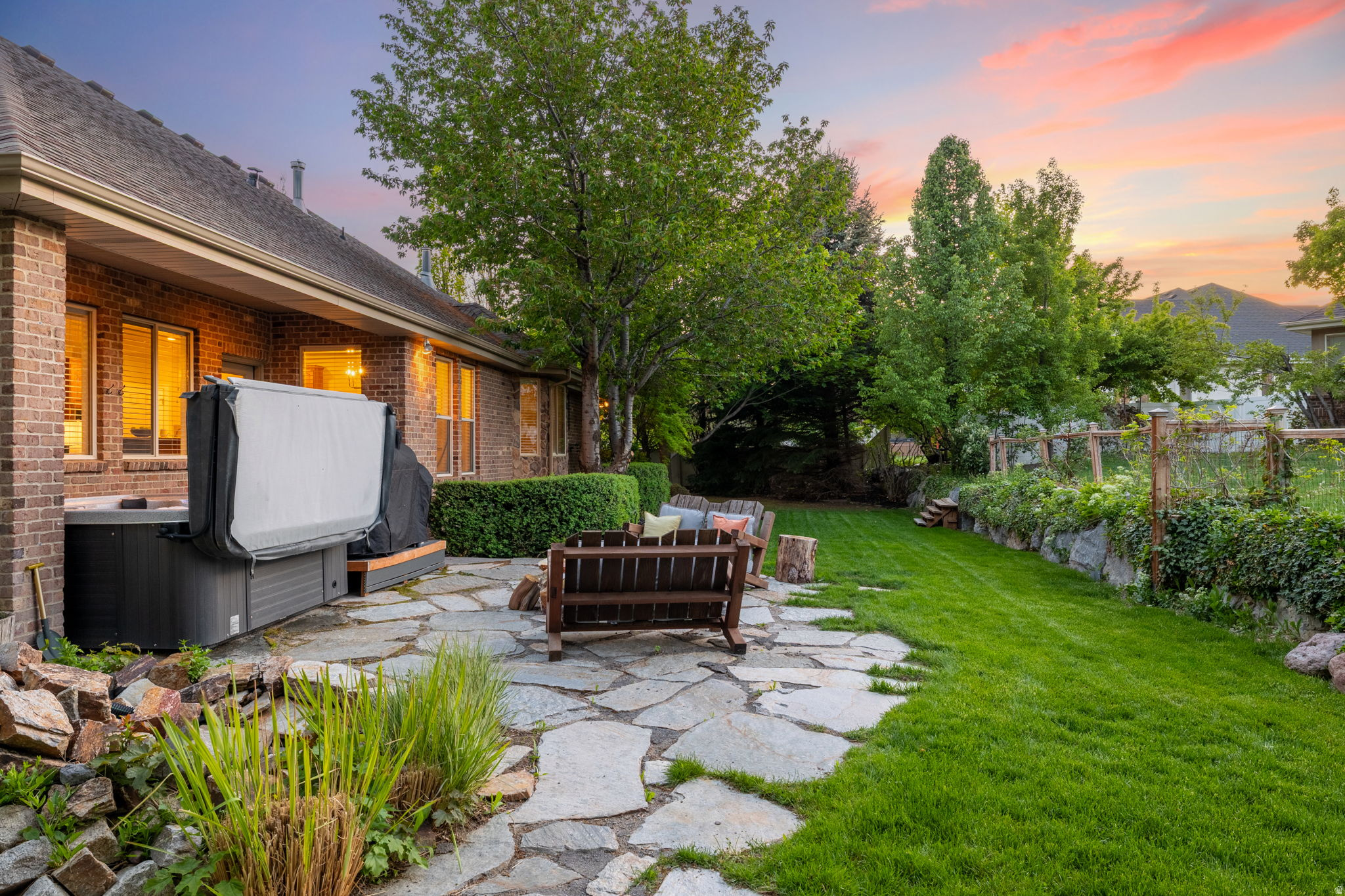 DRY CREEK BENCH - Residential
