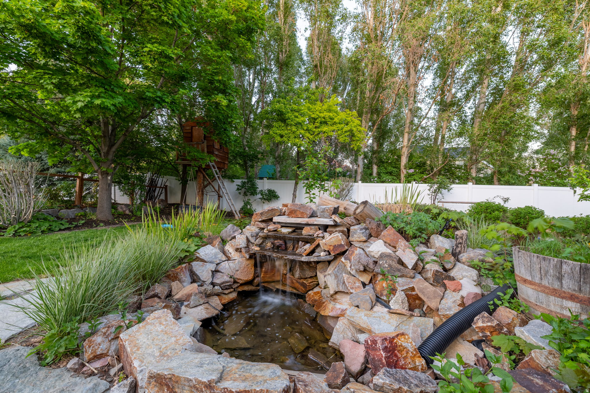 DRY CREEK BENCH - Residential