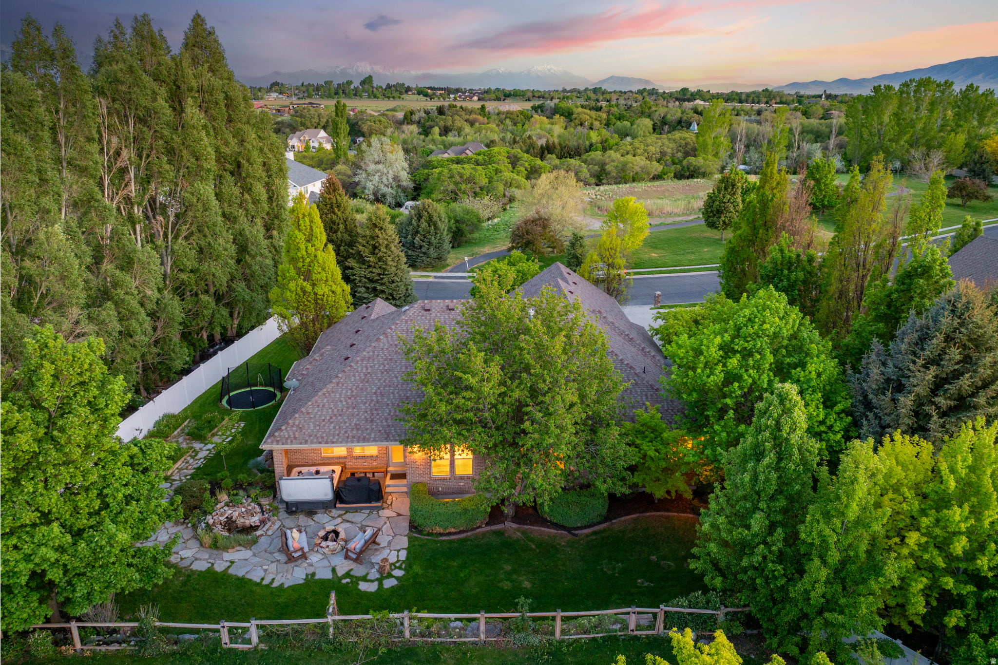 DRY CREEK BENCH - Residential