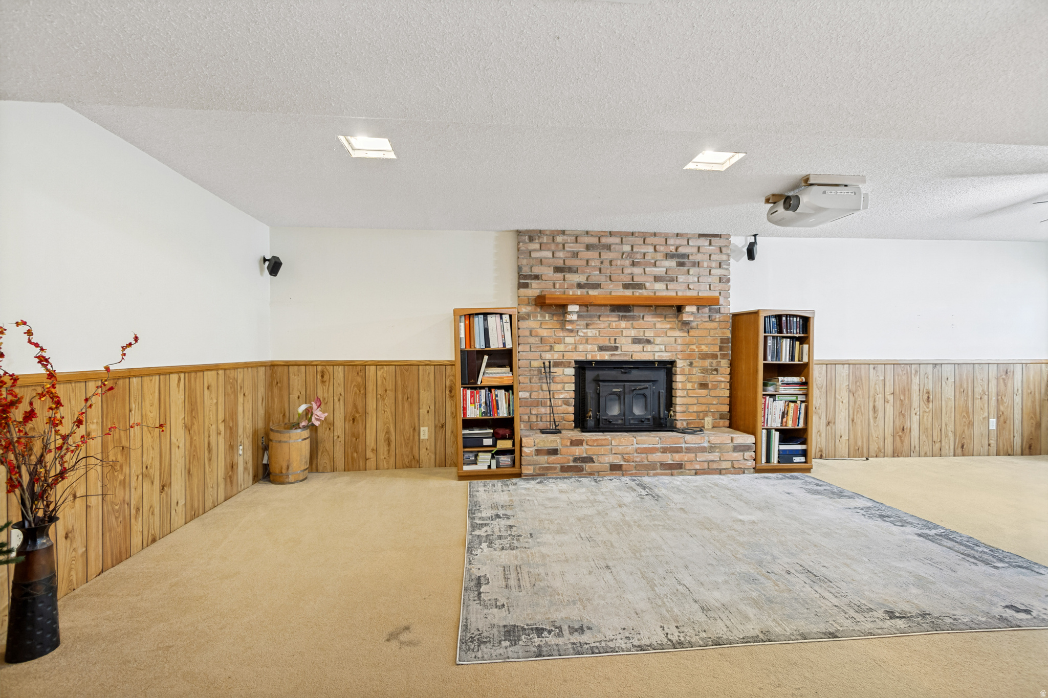 CHATTEL ESTATES - Residential