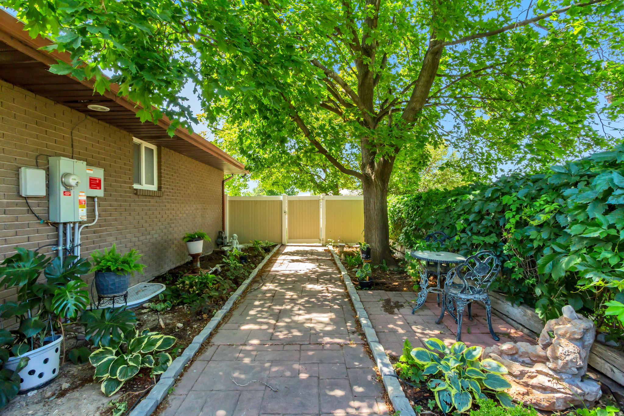 CHATTEL ESTATES - Residential